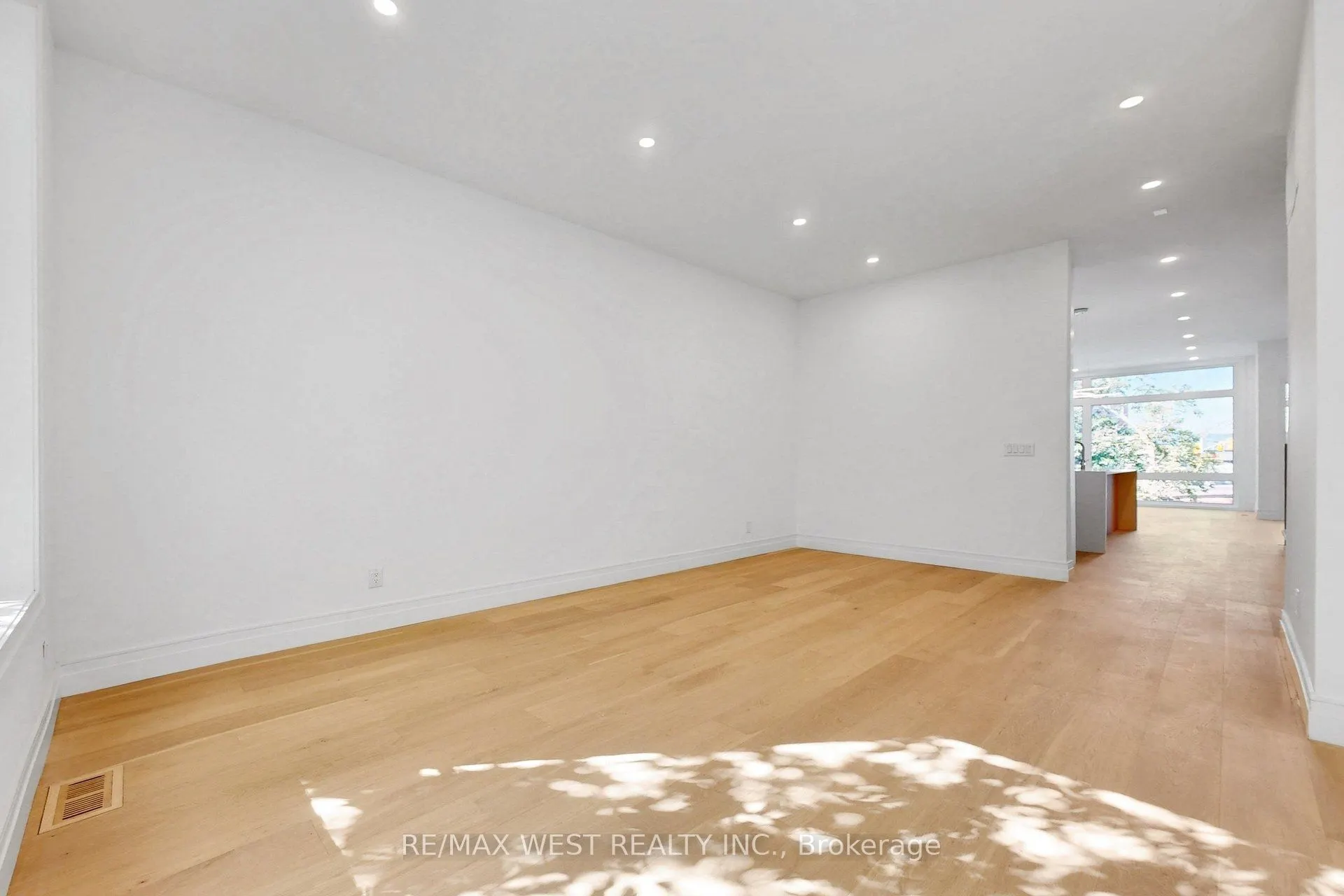 2639R Dundas Street W #3