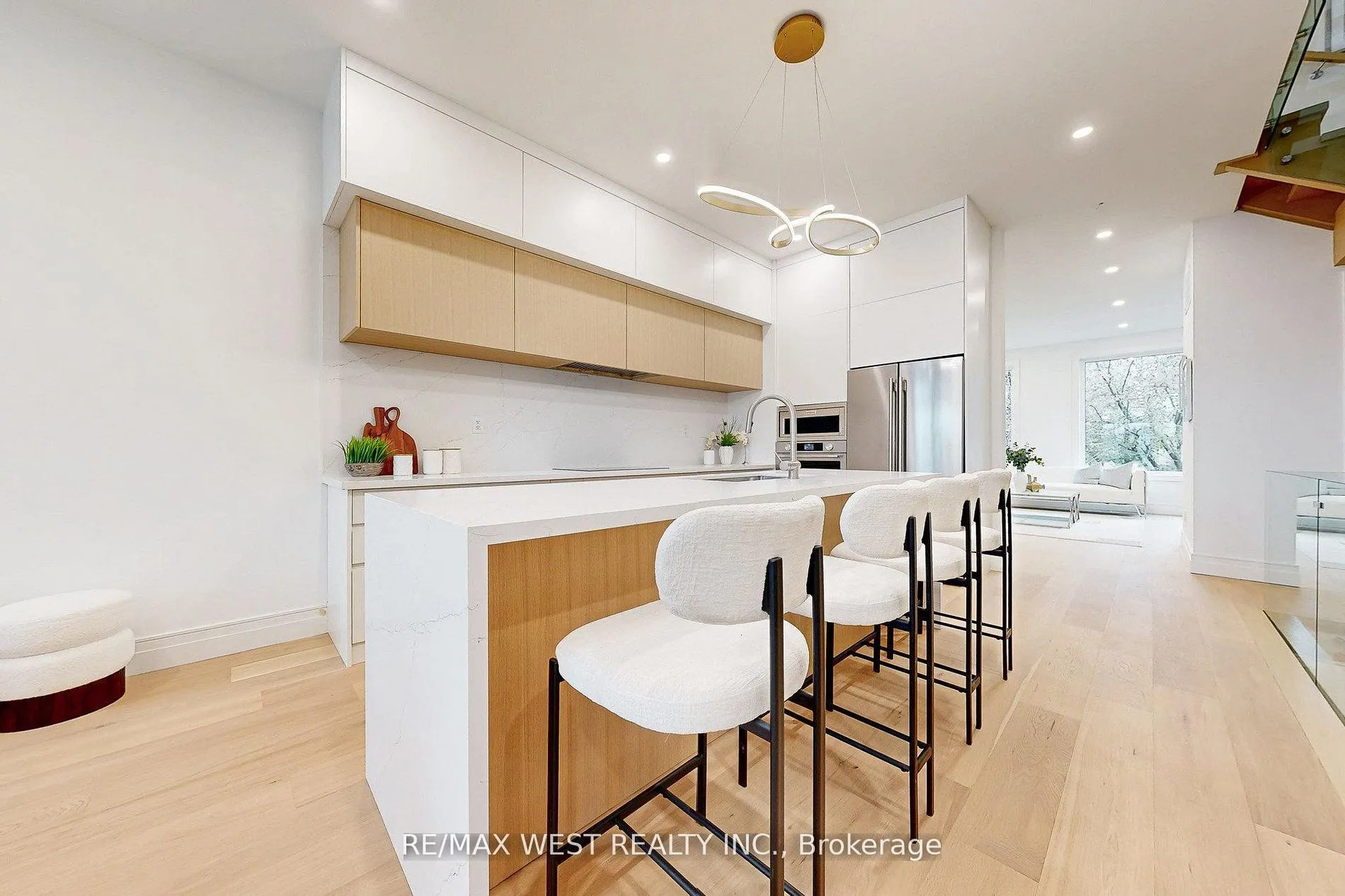 2639R Dundas Street W #3