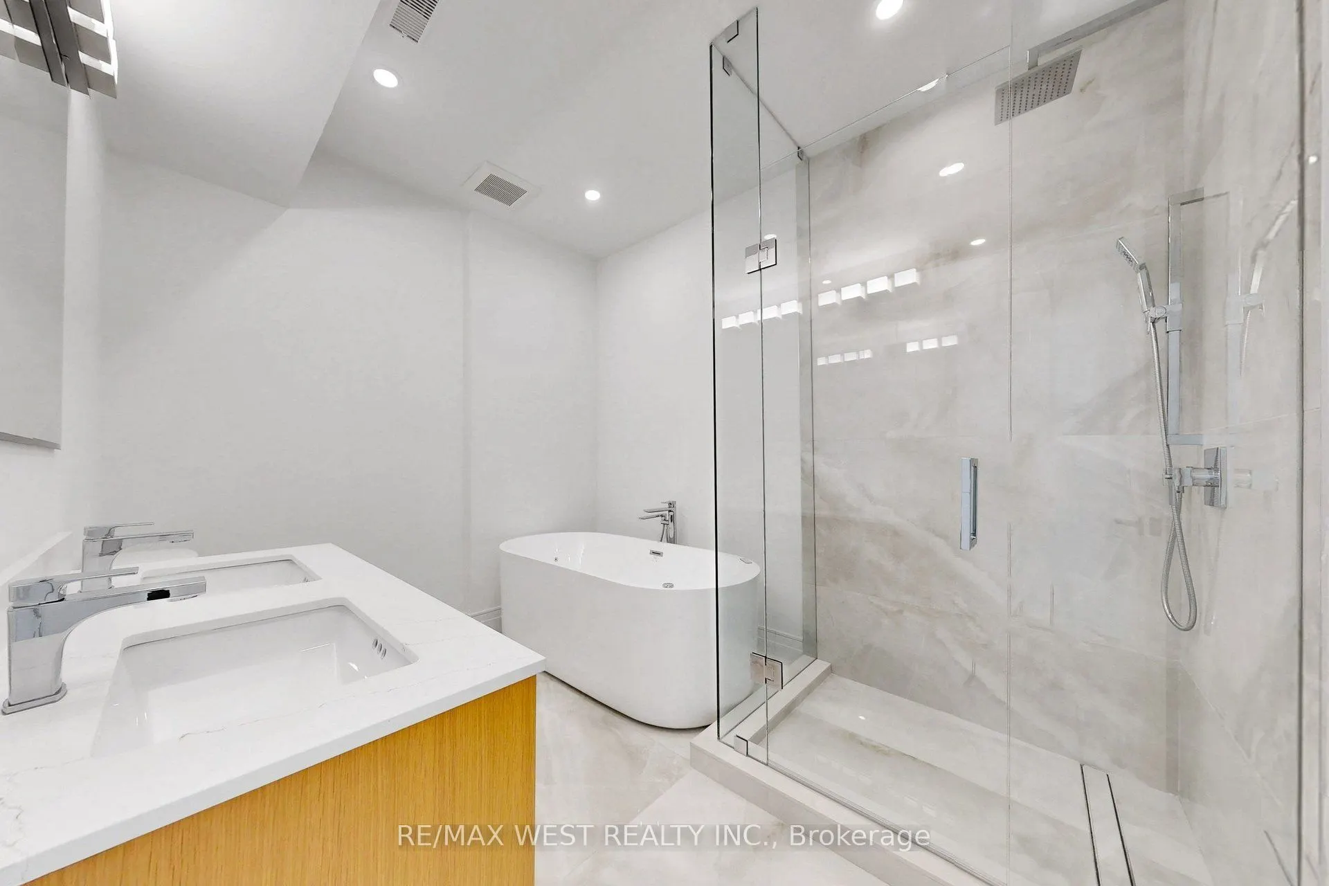 2639R Dundas Street W #3