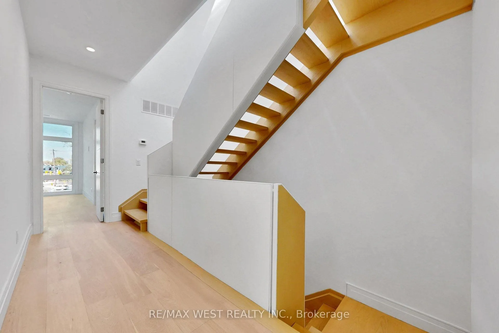 2639R Dundas Street W #3
