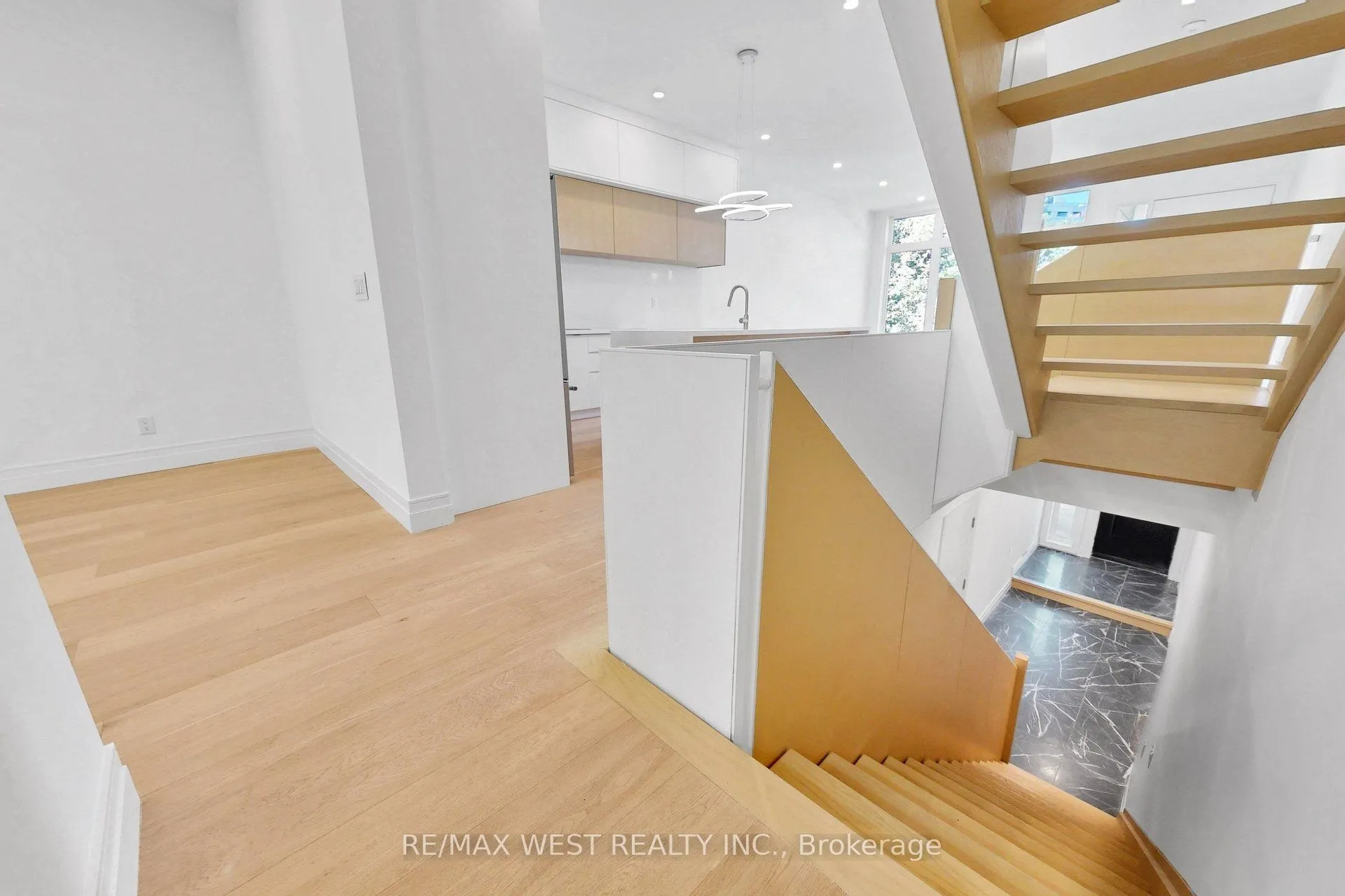 2639R Dundas Street W #3