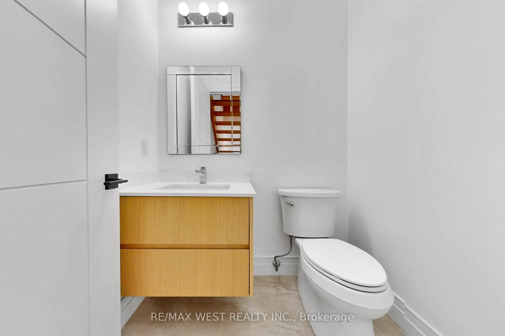 2639R Dundas Street W #3