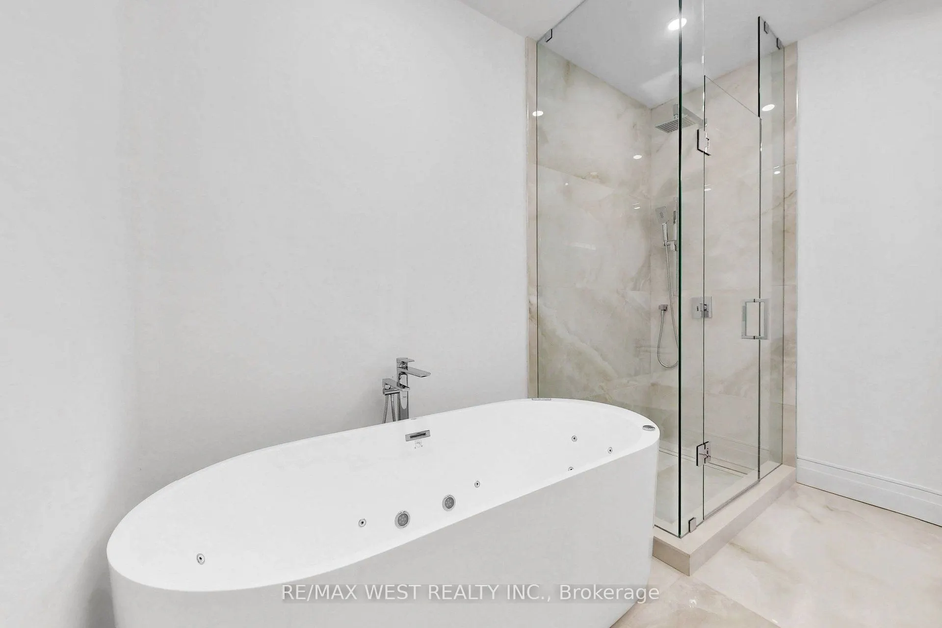2639R Dundas Street W #3
