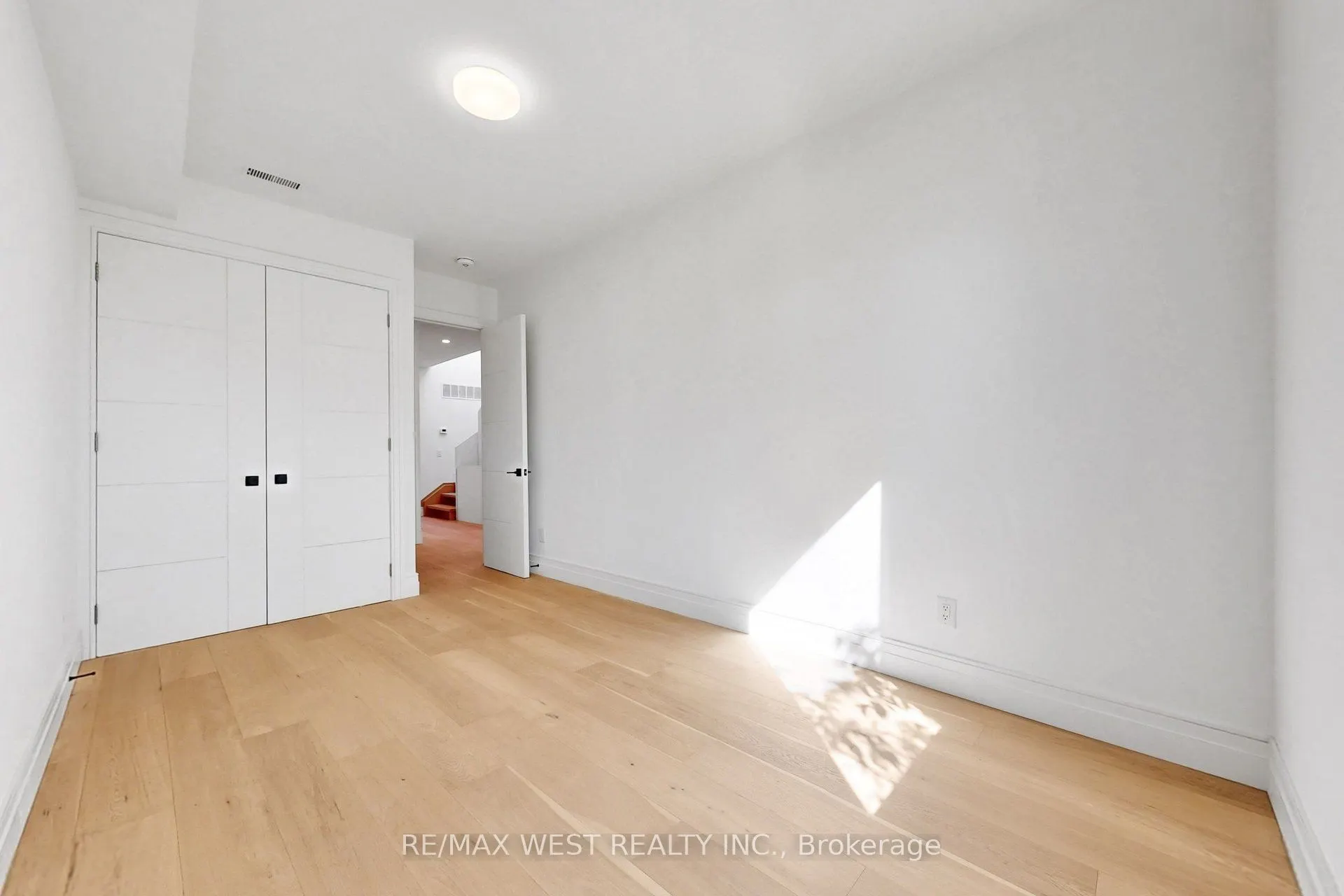 2639R Dundas Street W #3