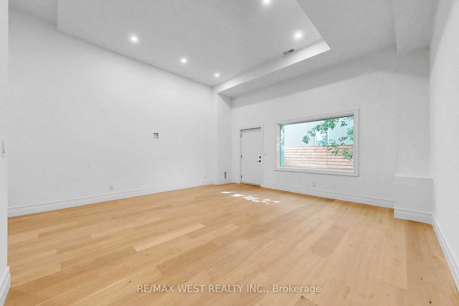 2639R Dundas Street W #3