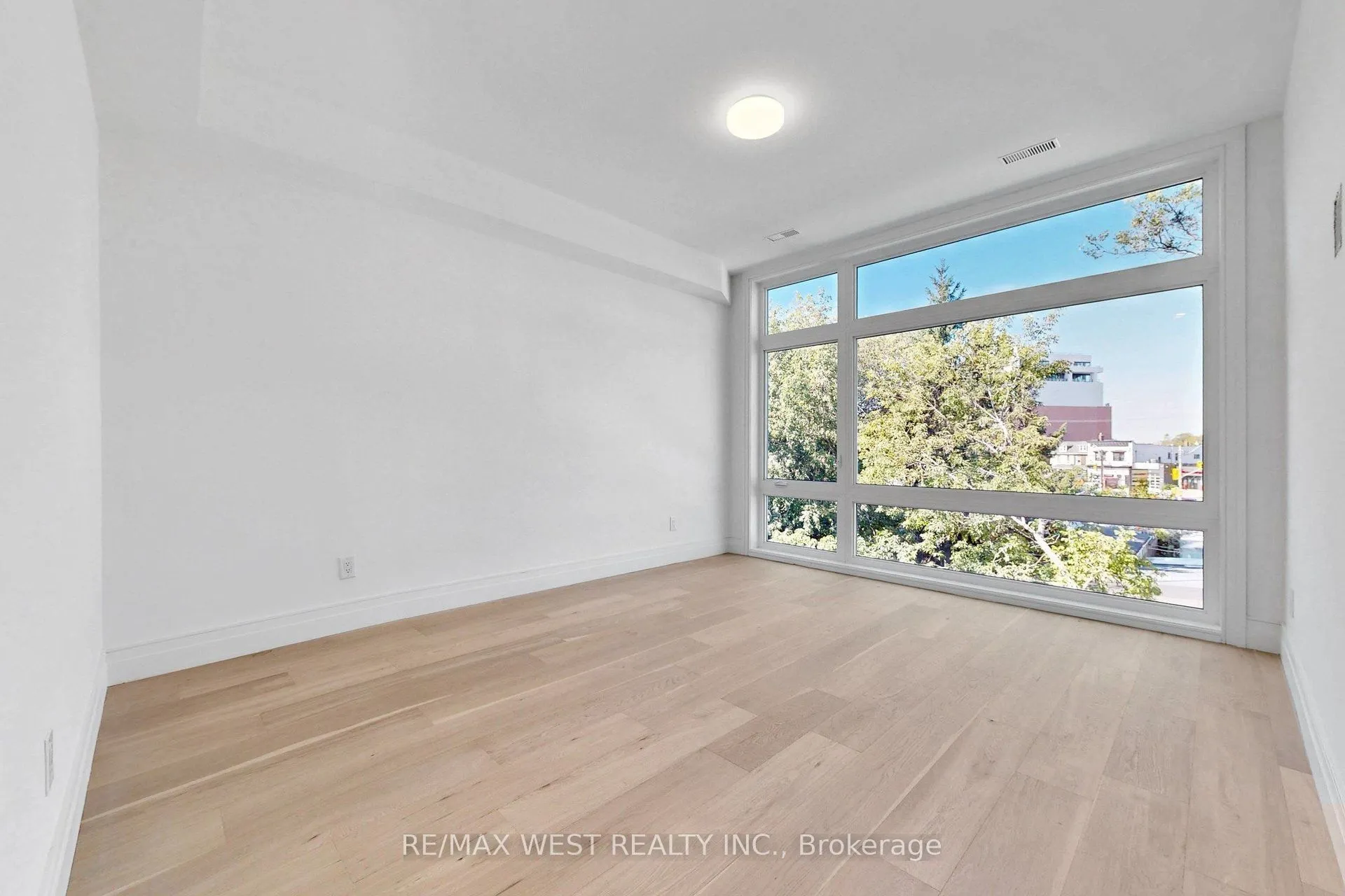 2639R Dundas Street W #3