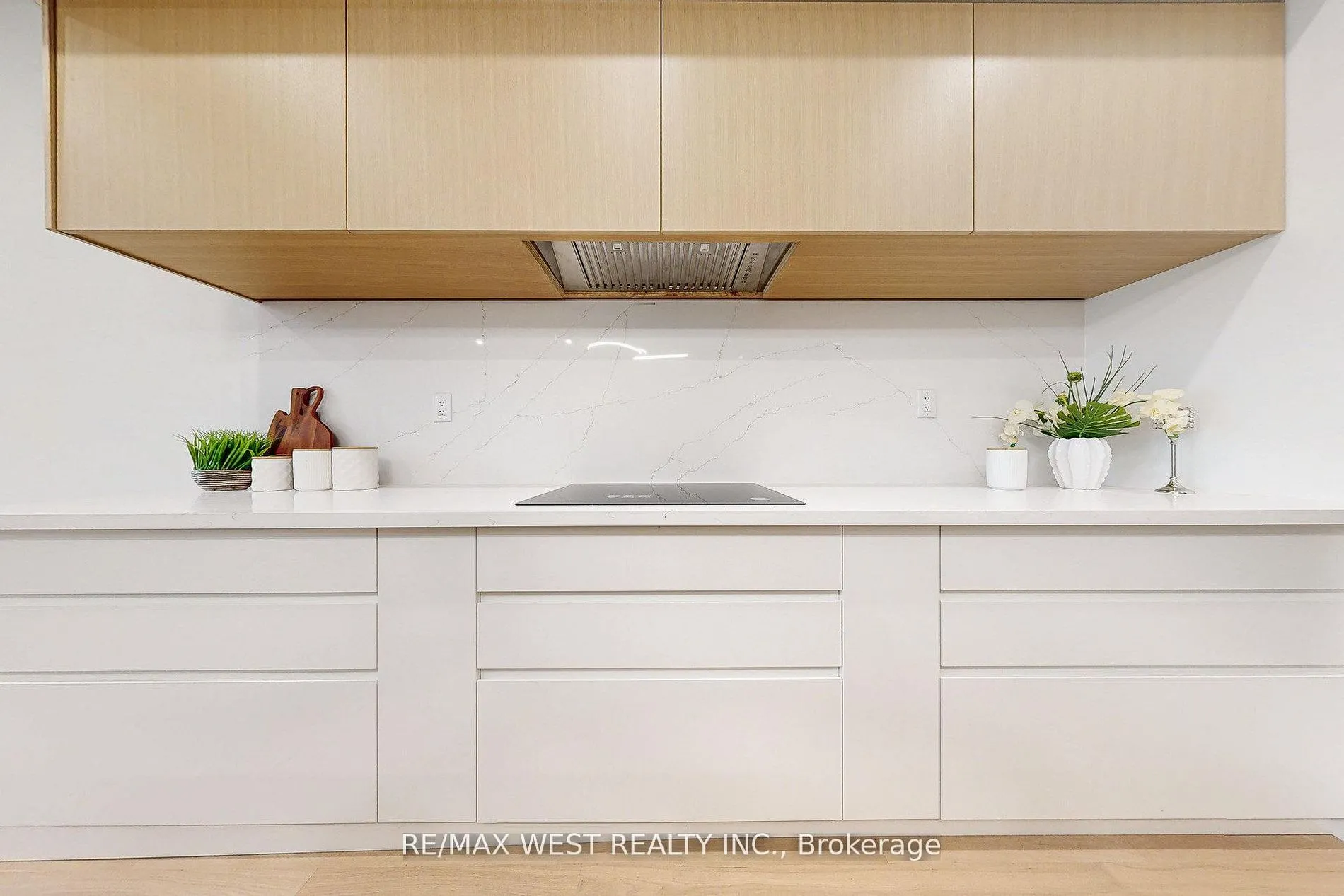 2639R Dundas Street W #3