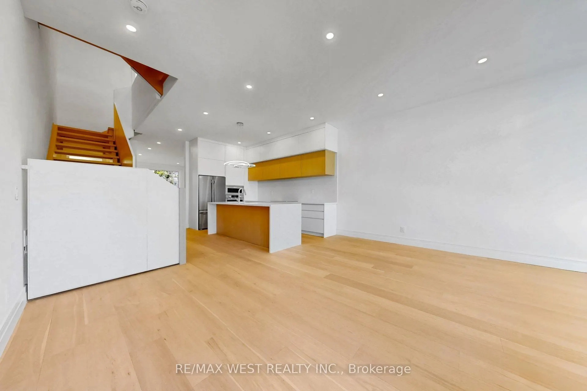 2639R Dundas Street W #3
