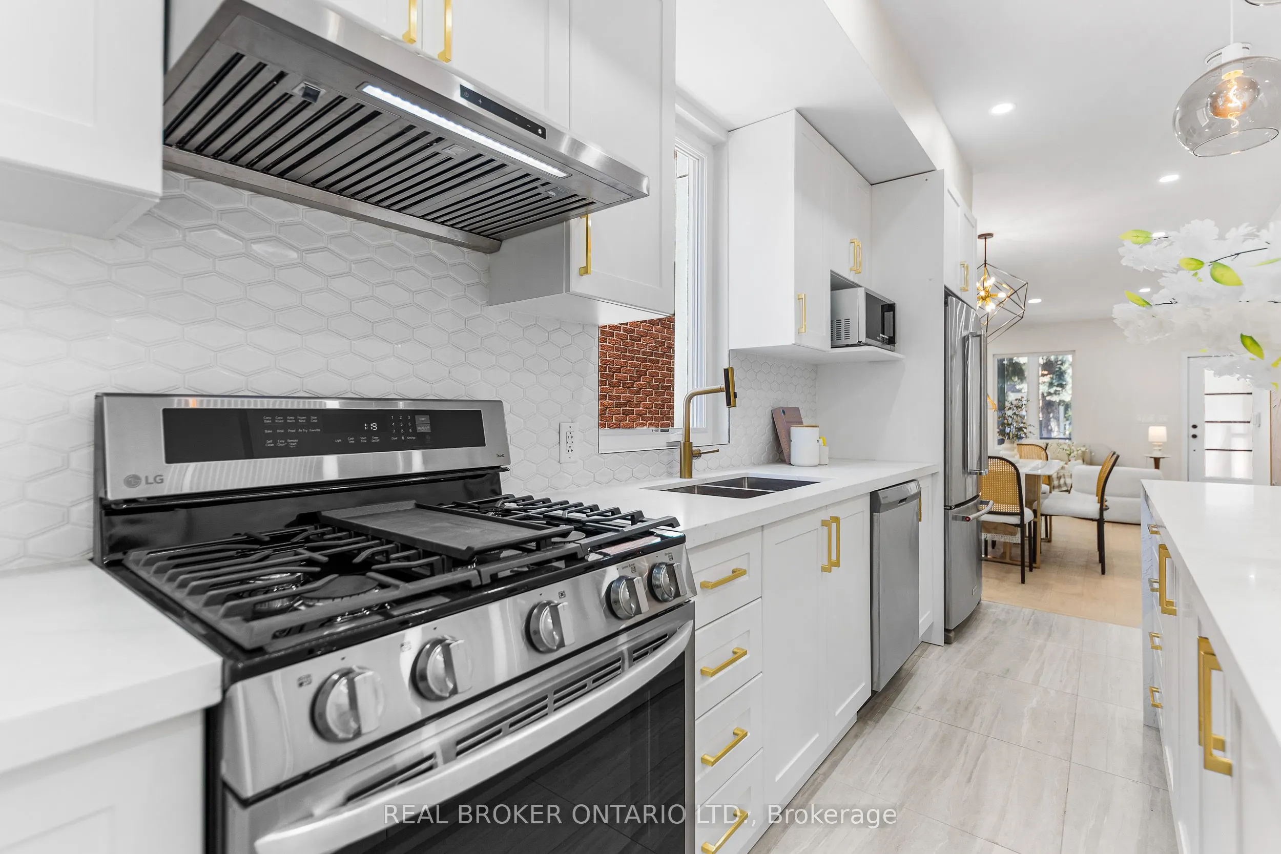 806 Gladstone Avenue