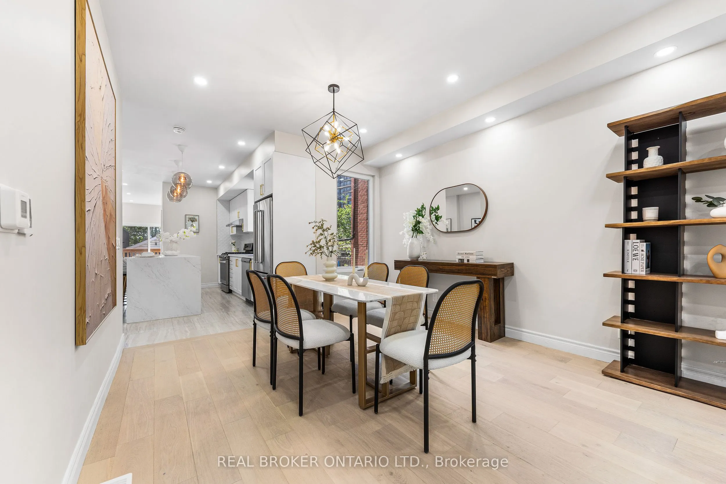 806 Gladstone Avenue