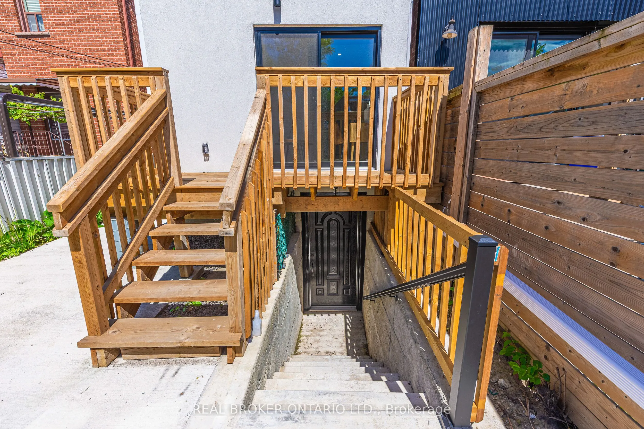 806 Gladstone Avenue