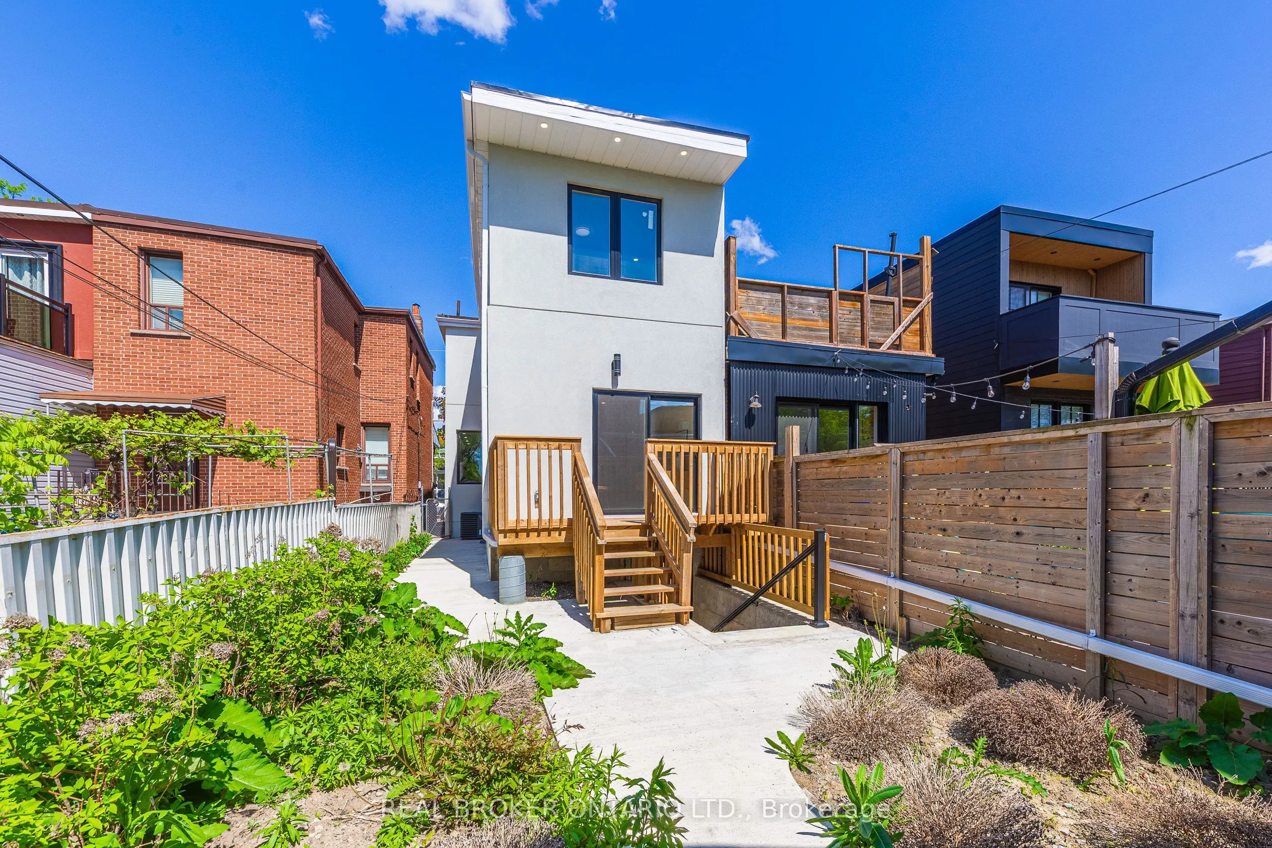 806 Gladstone Avenue