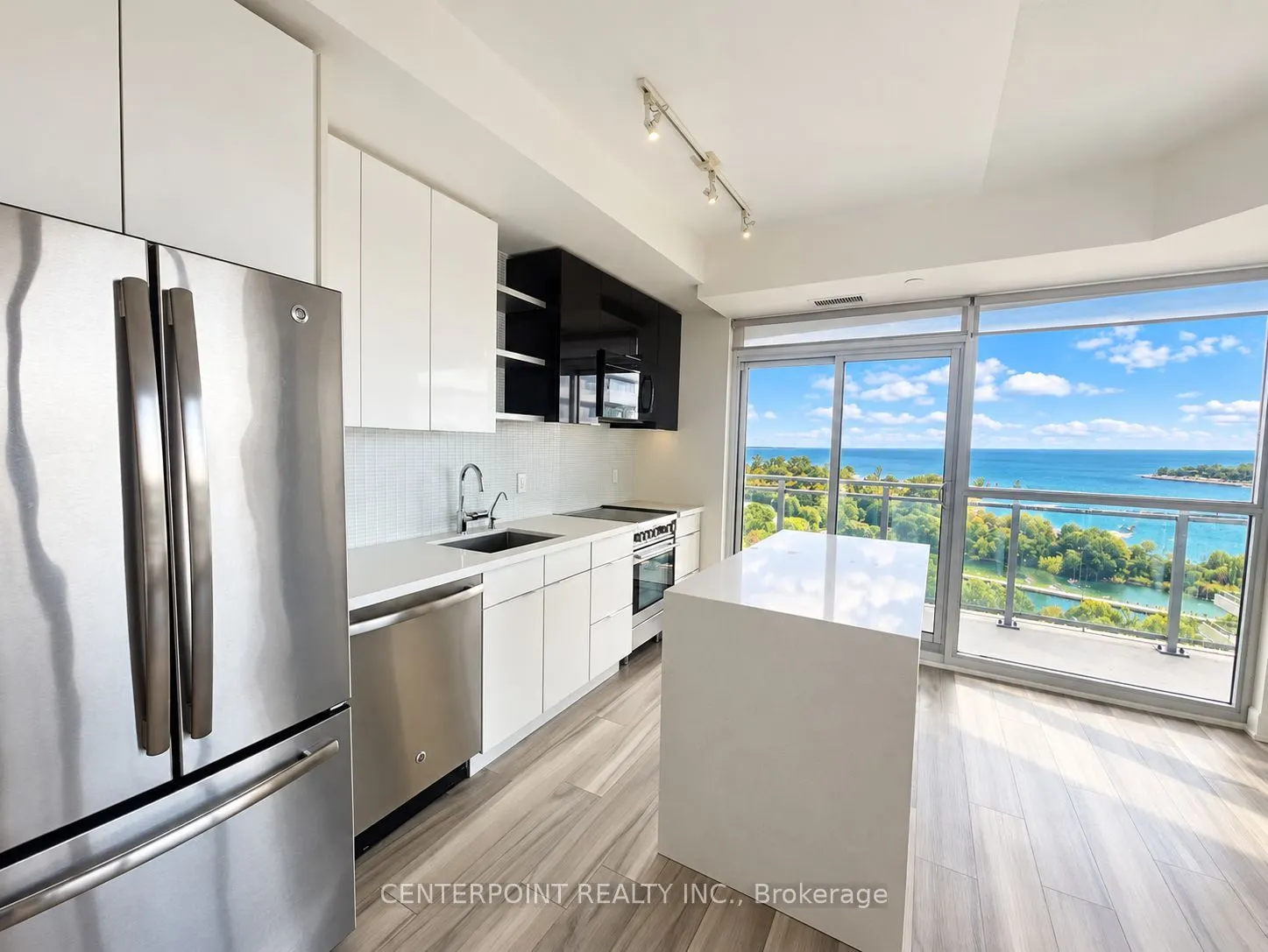 33 Shore Breeze Drive #810