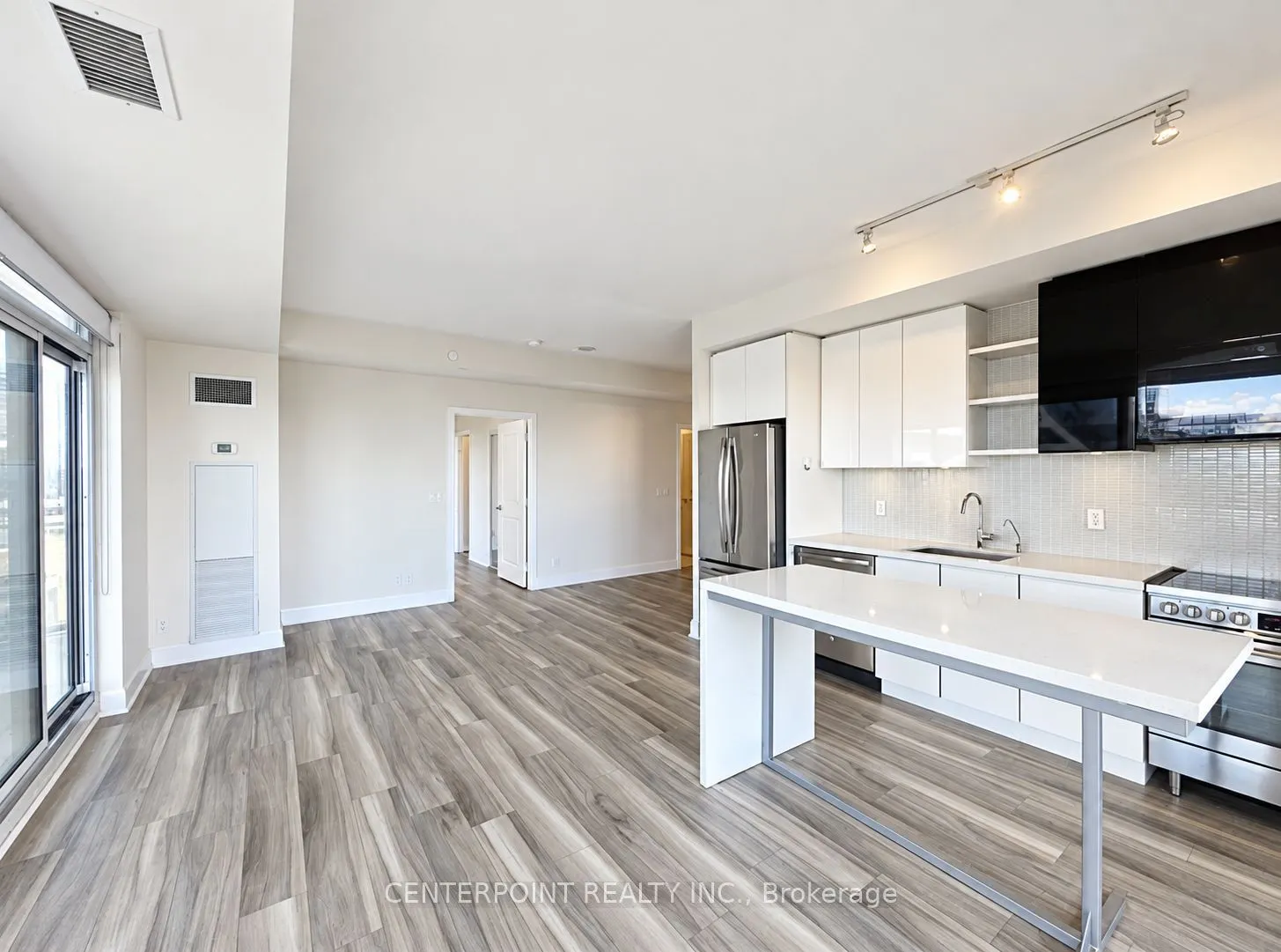 33 Shore Breeze Drive #810