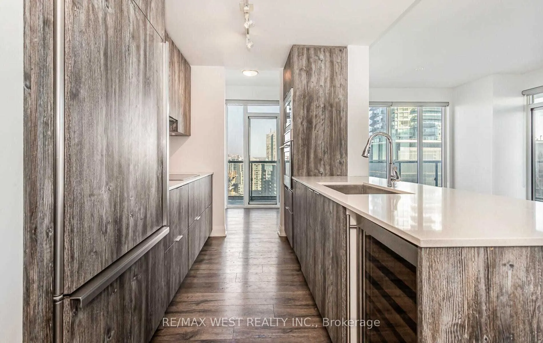 56 Annie Craig Drive #1901