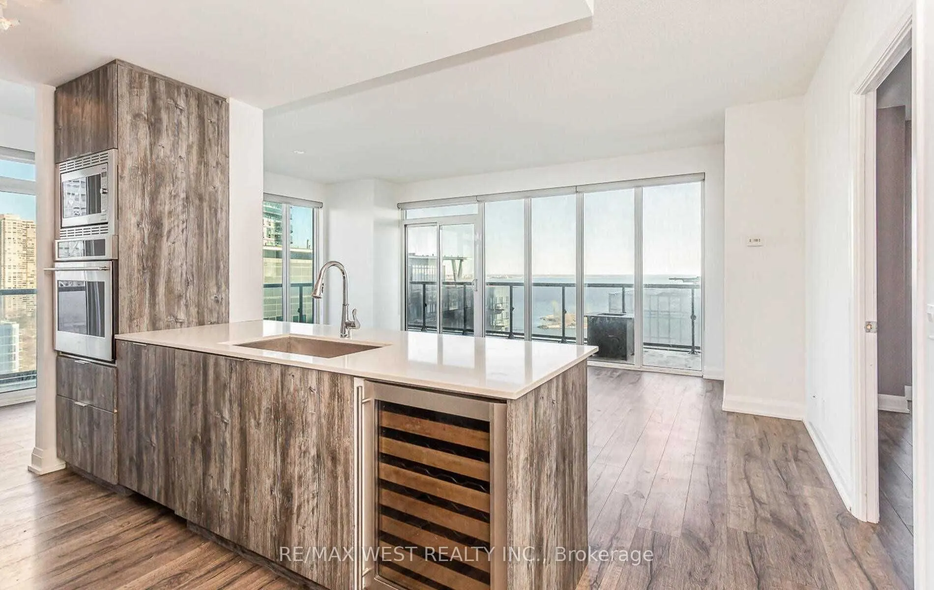 56 Annie Craig Drive #1901