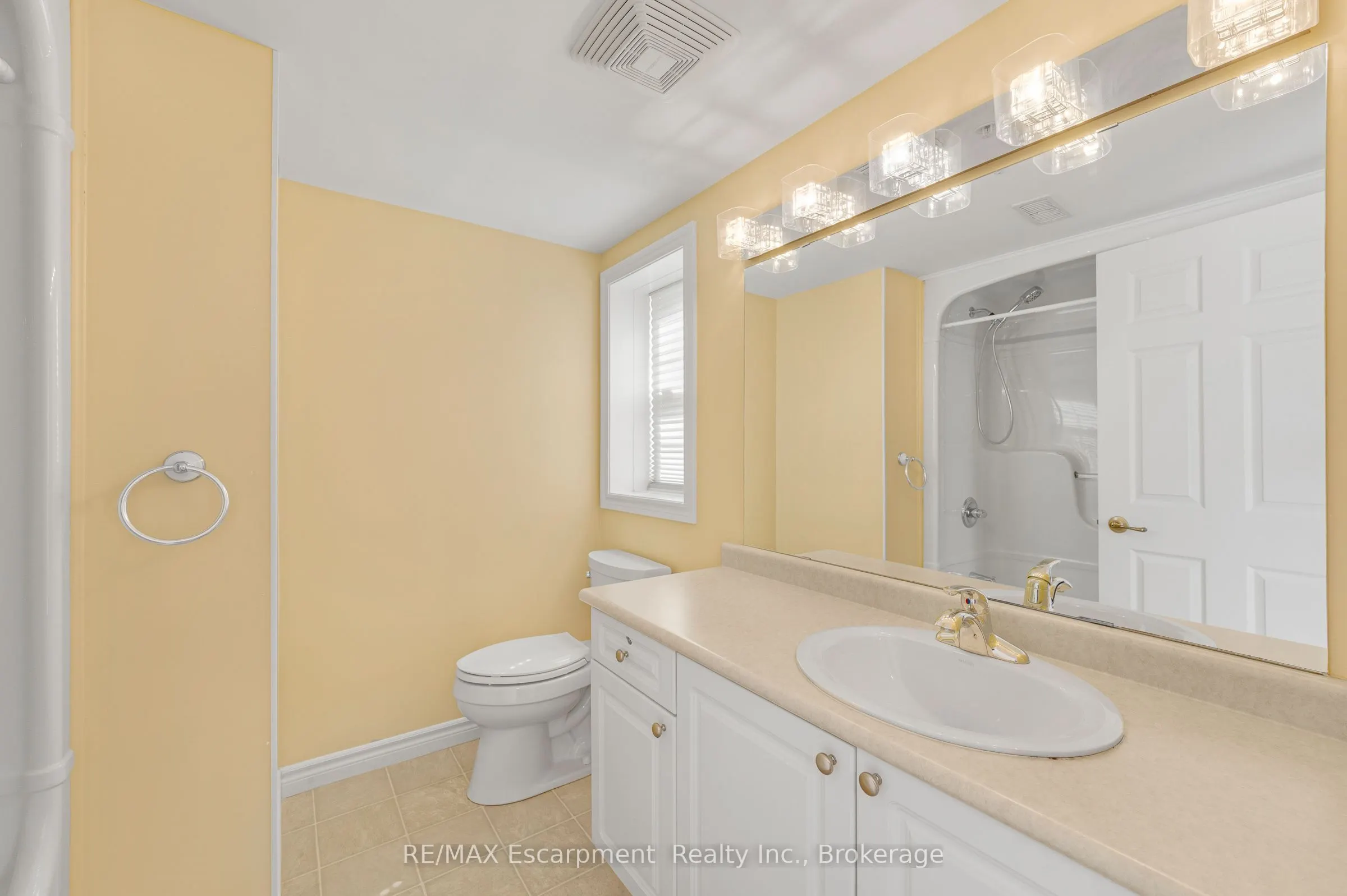 2075 Appleby Line #102