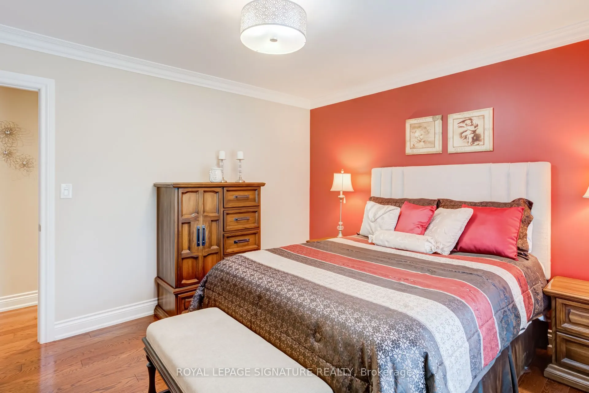 2544 Sharon Crescent