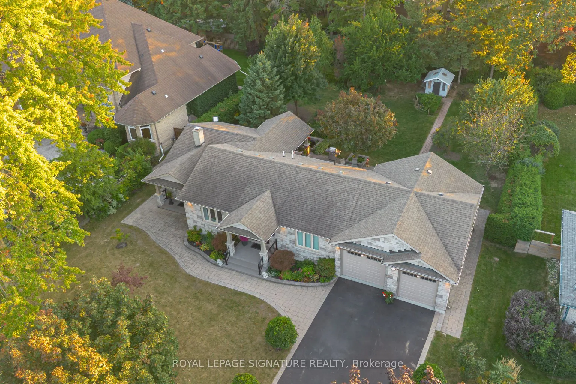 2544 Sharon Crescent