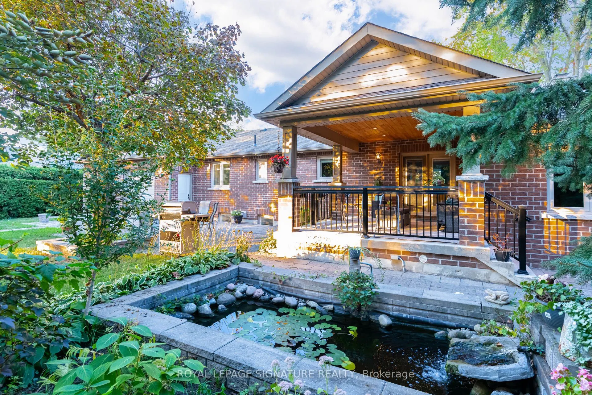 2544 Sharon Crescent
