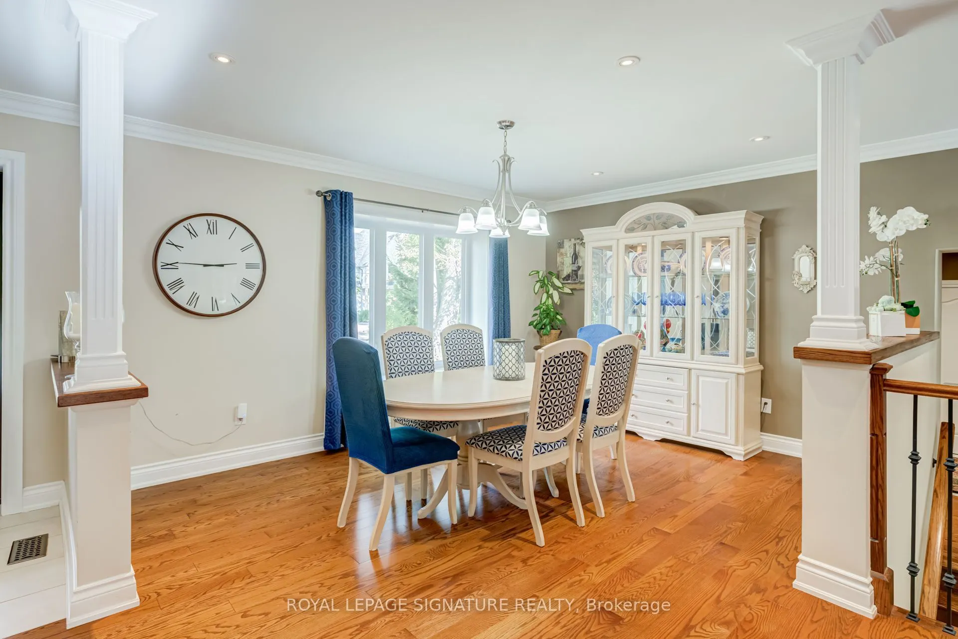 2544 Sharon Crescent