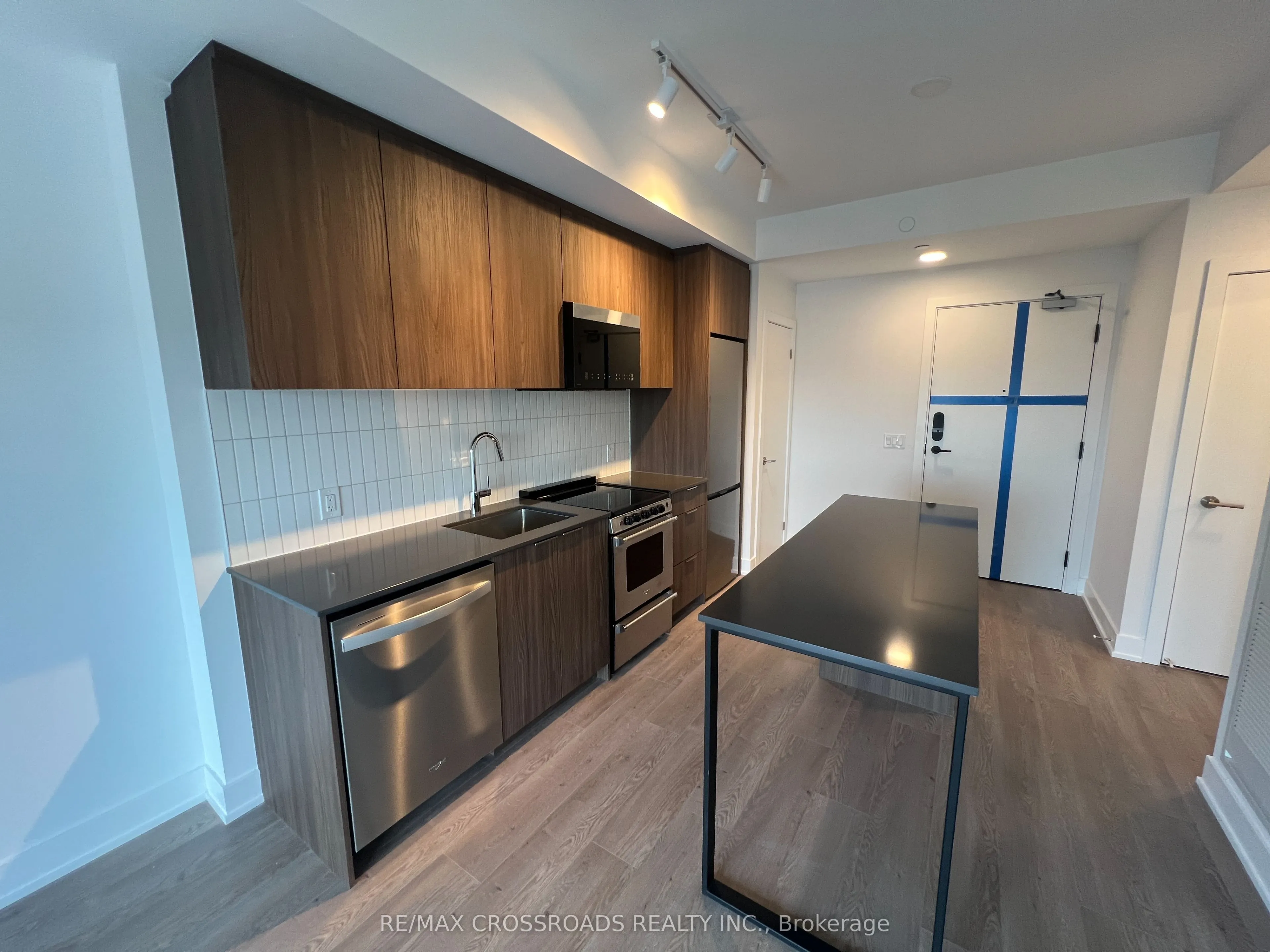 3008 William Cutmore Boulevard #602