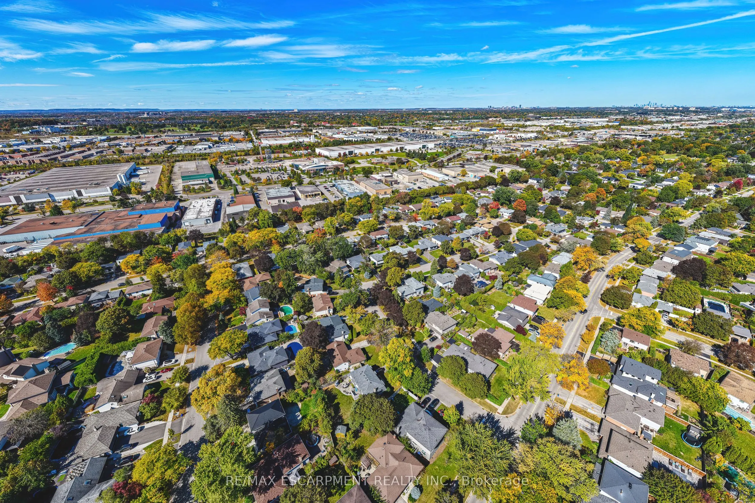 2231 Urwin Crescent