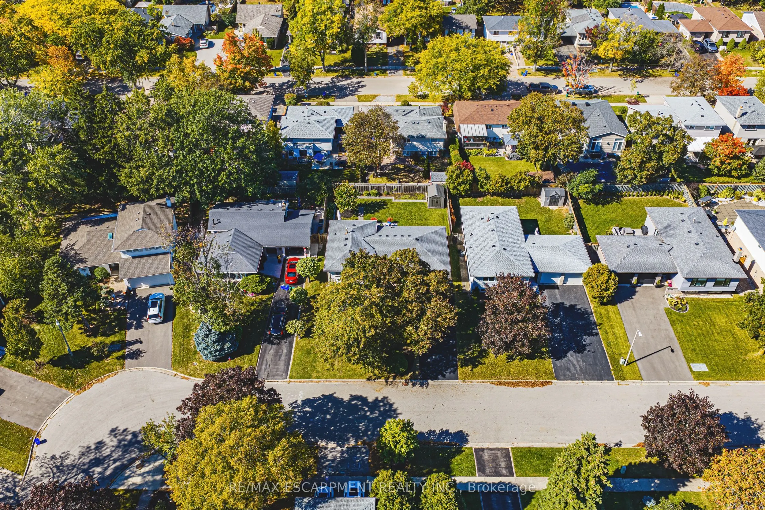 2231 Urwin Crescent