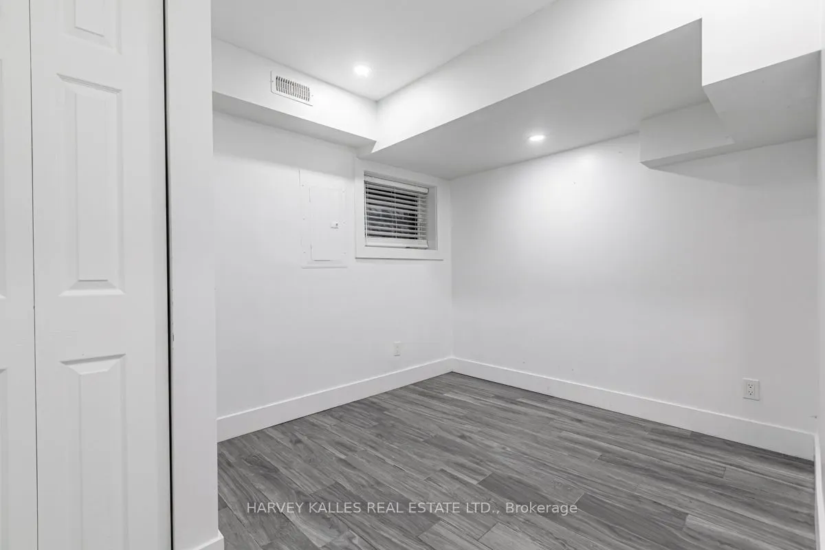 160 Lansdowne Avenue #4