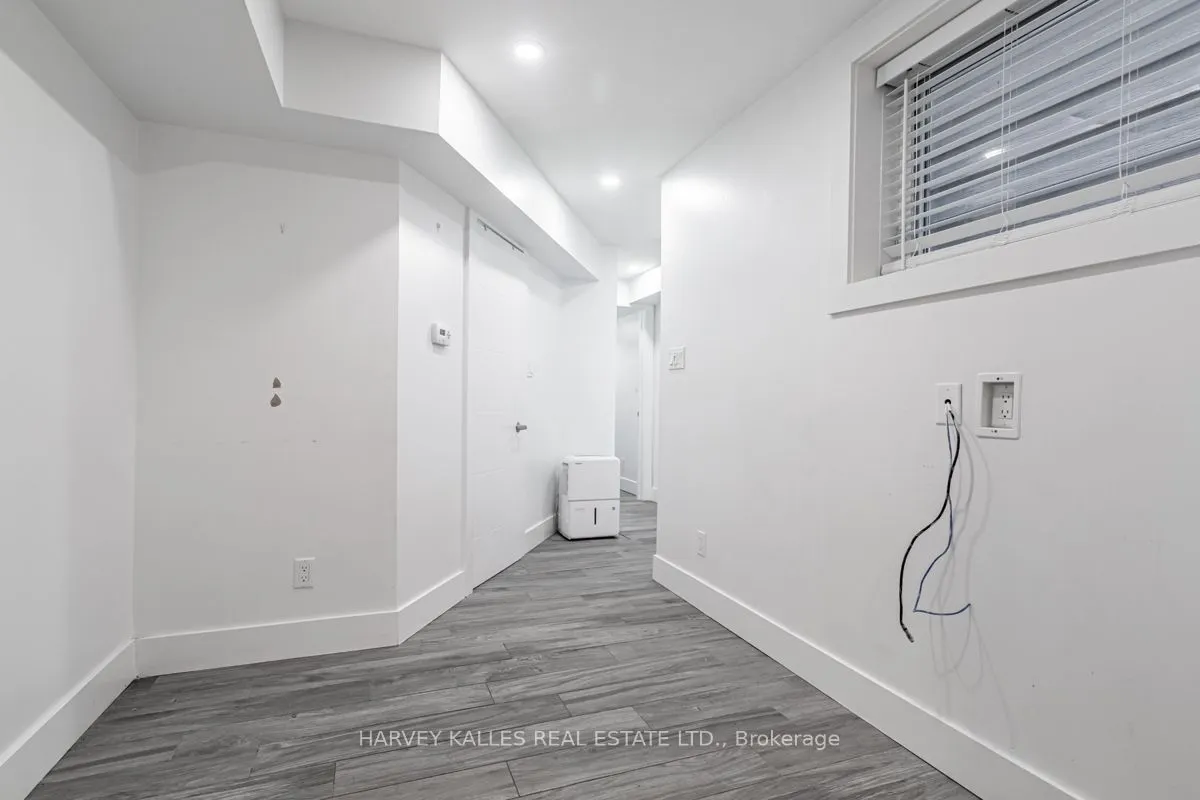 160 Lansdowne Avenue #4