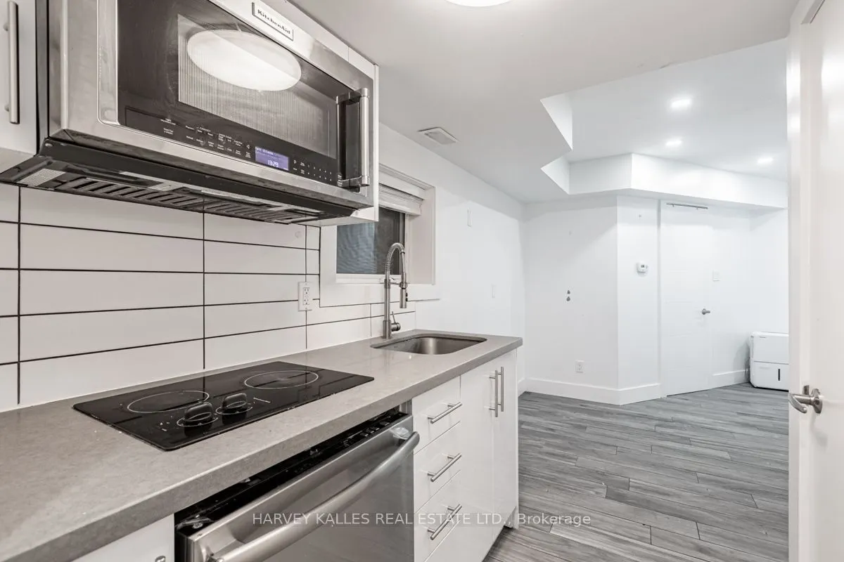 160 Lansdowne Avenue #4