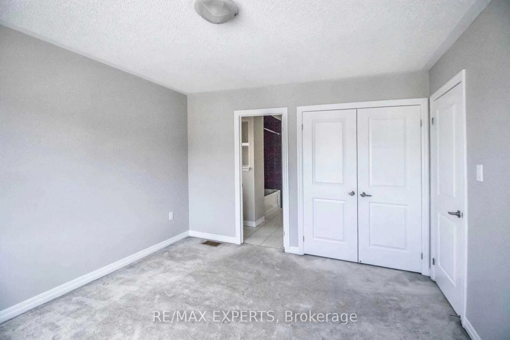 15 Giltspur Road #Upper