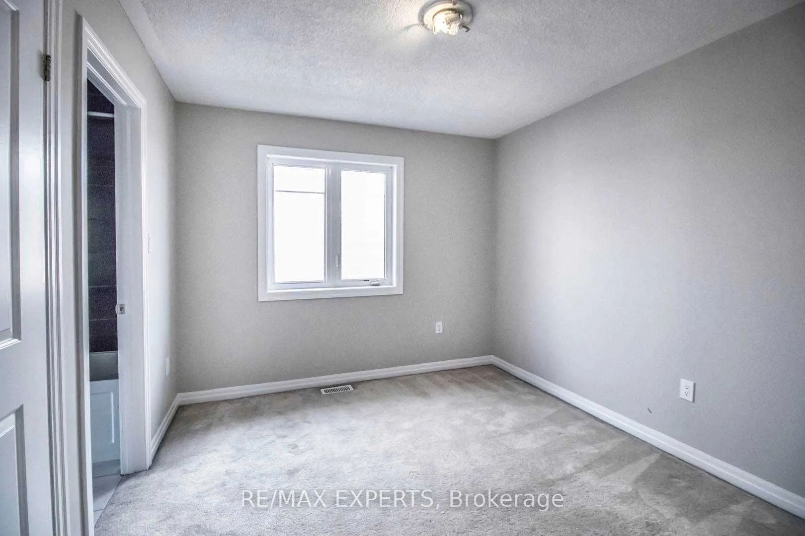 15 Giltspur Road #Upper