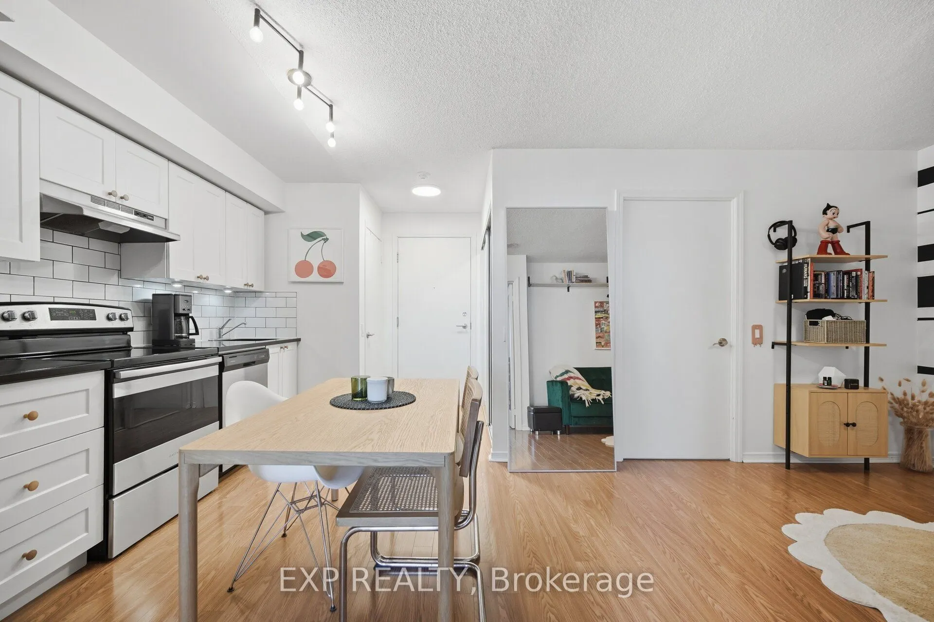 60 Heintzman Street #1030