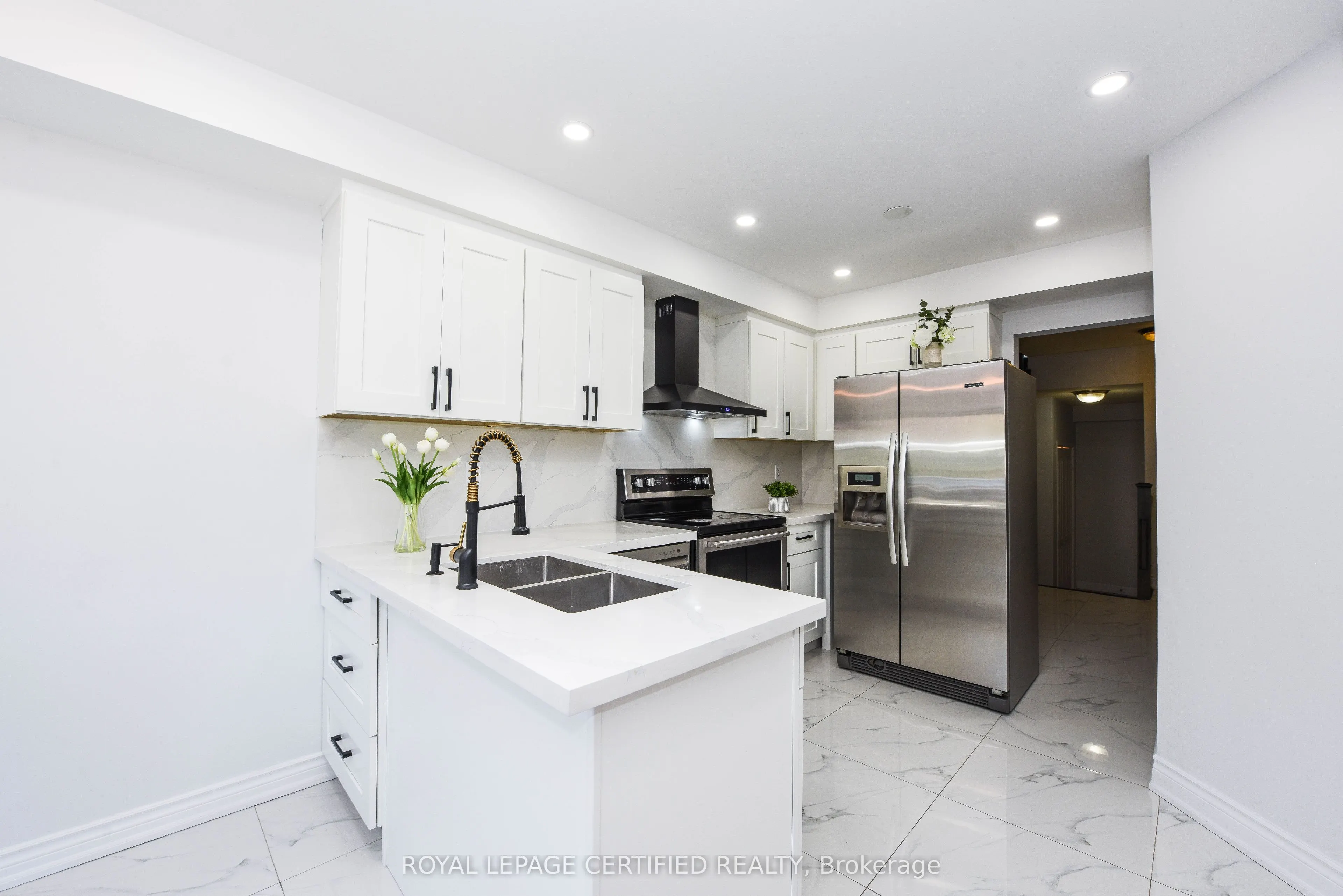 6037 Clover Ridge Crescent