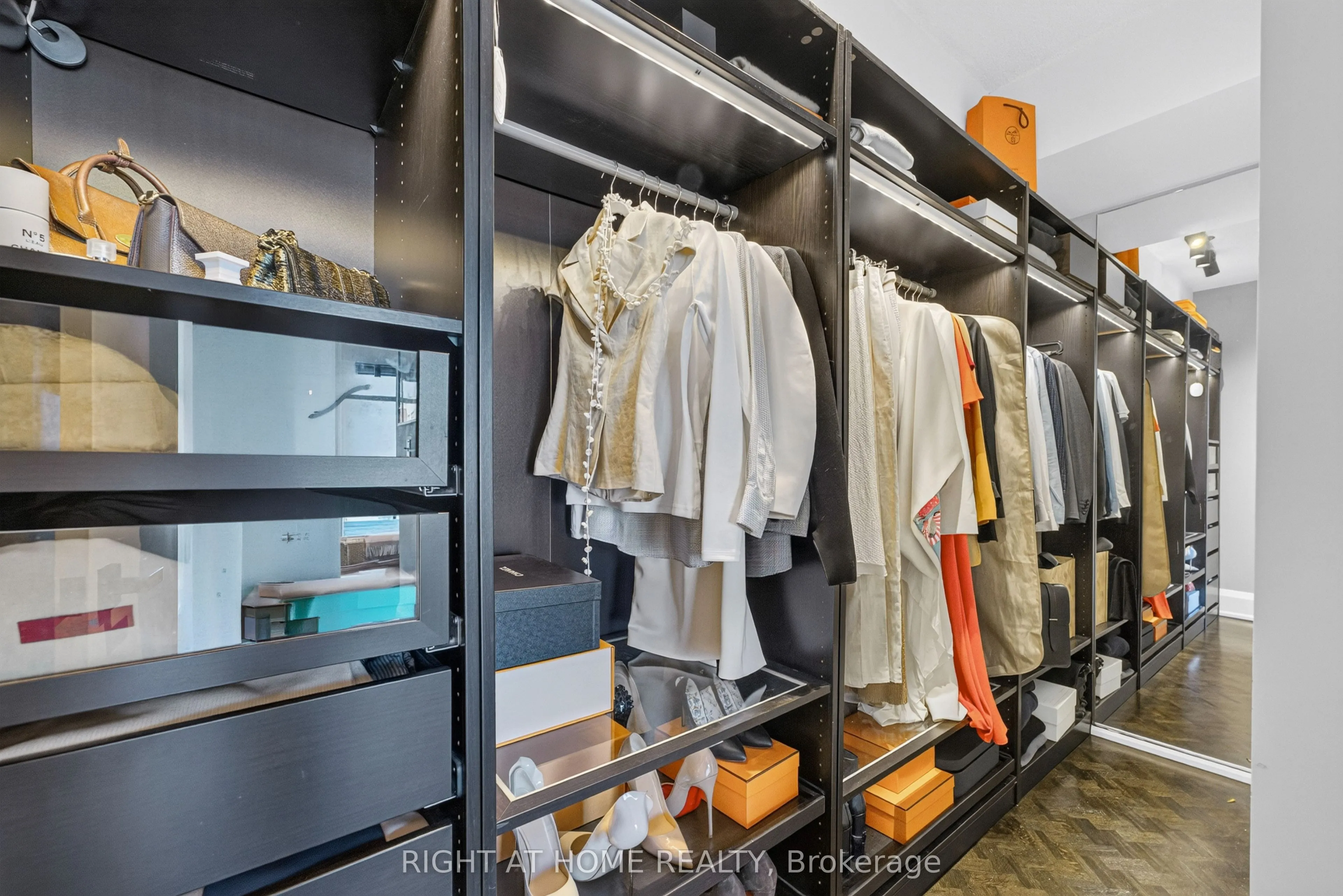 250 Manitoba Street #612