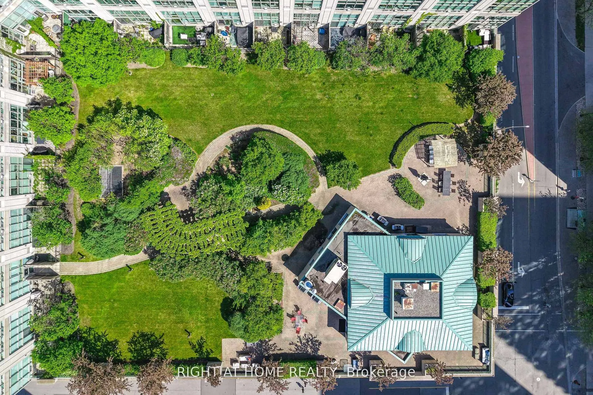 250 Manitoba Street #612