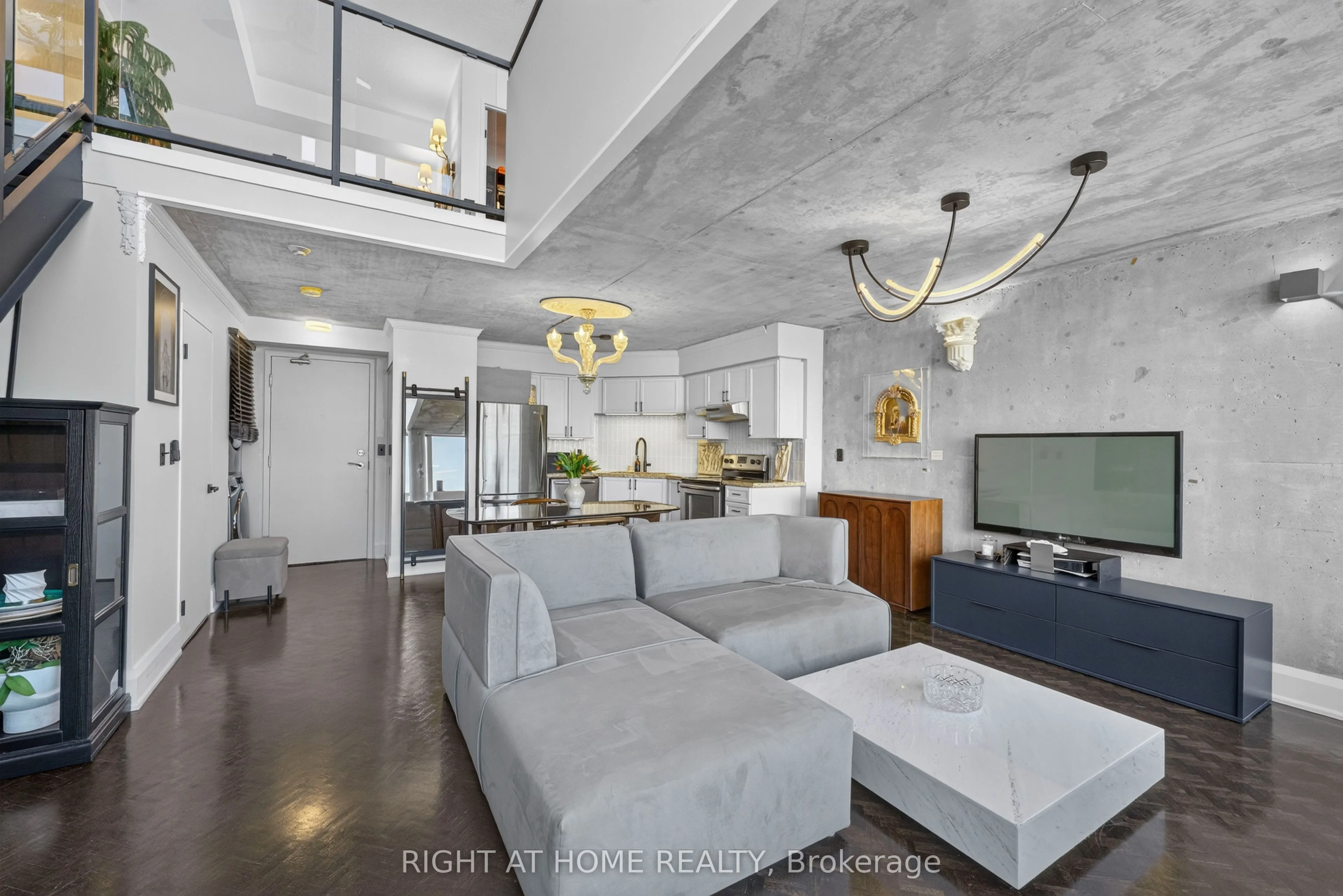 250 Manitoba Street #612