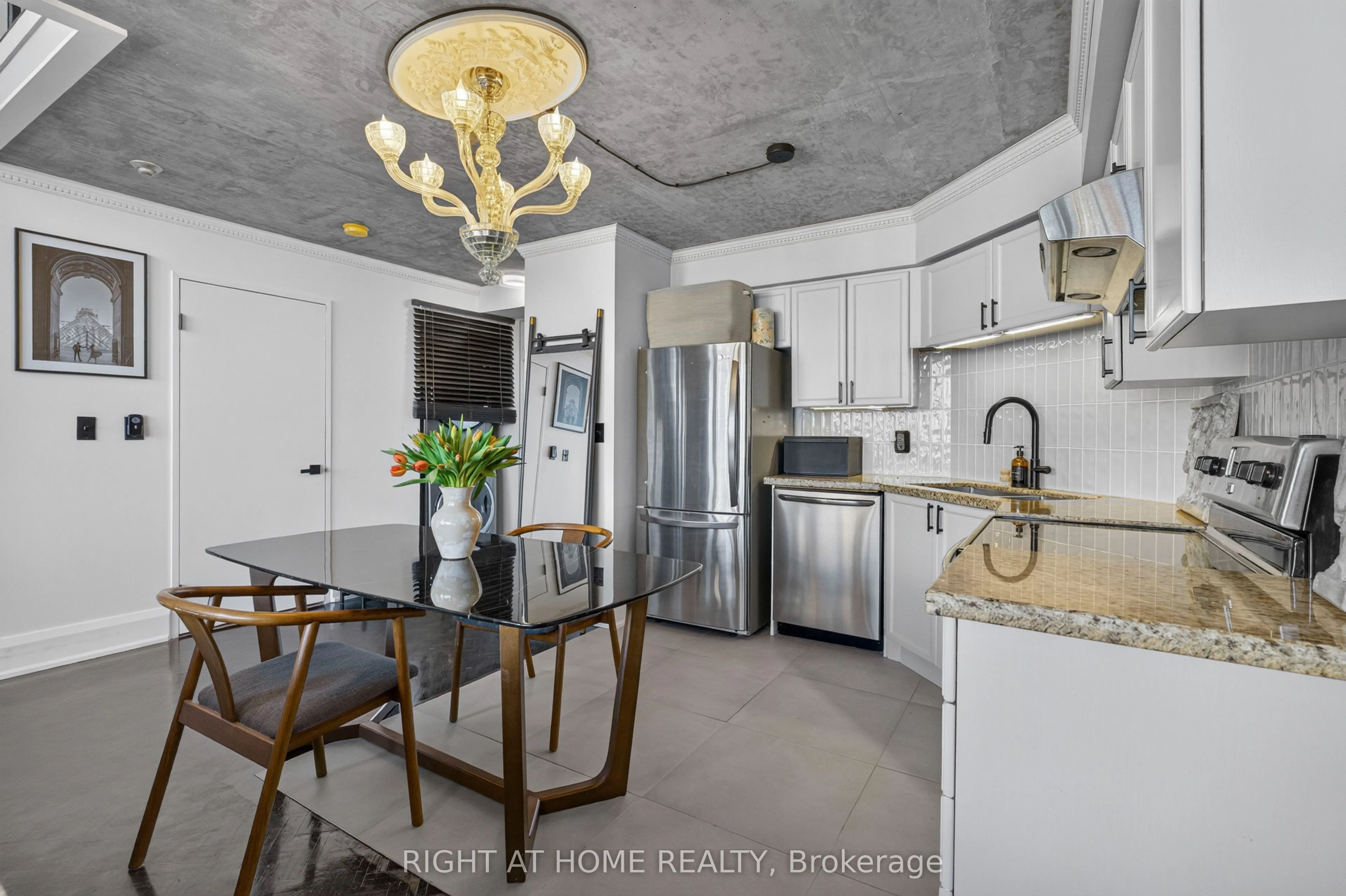 250 Manitoba Street #612