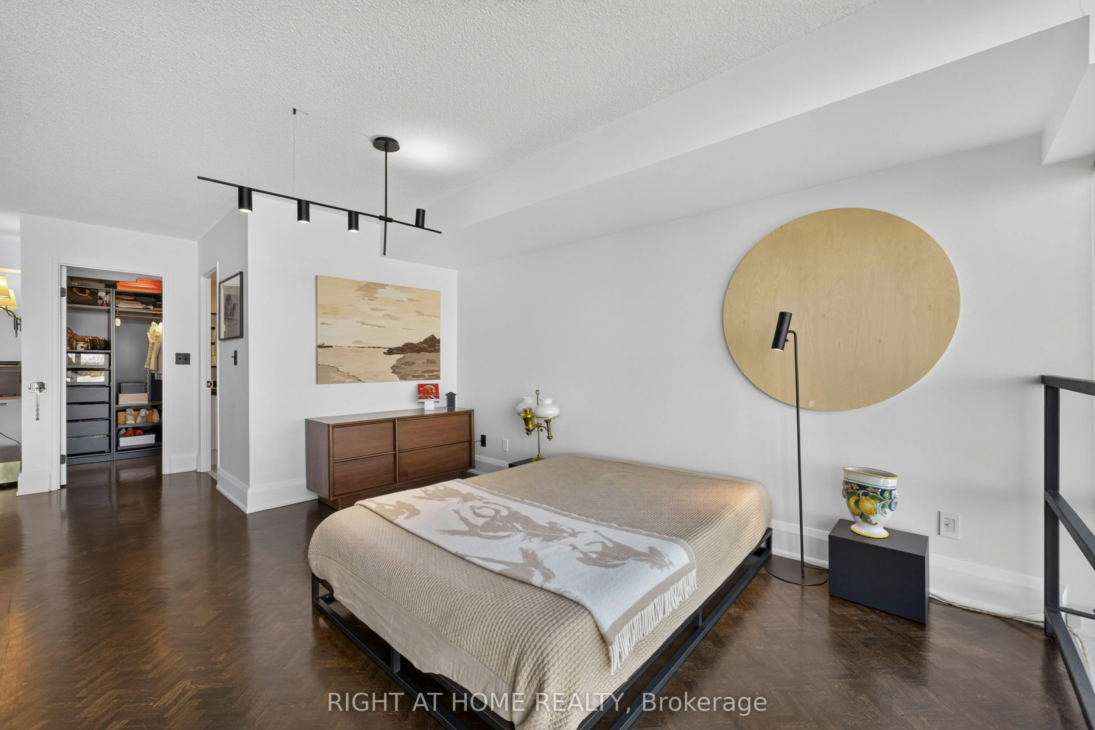 250 Manitoba Street #612