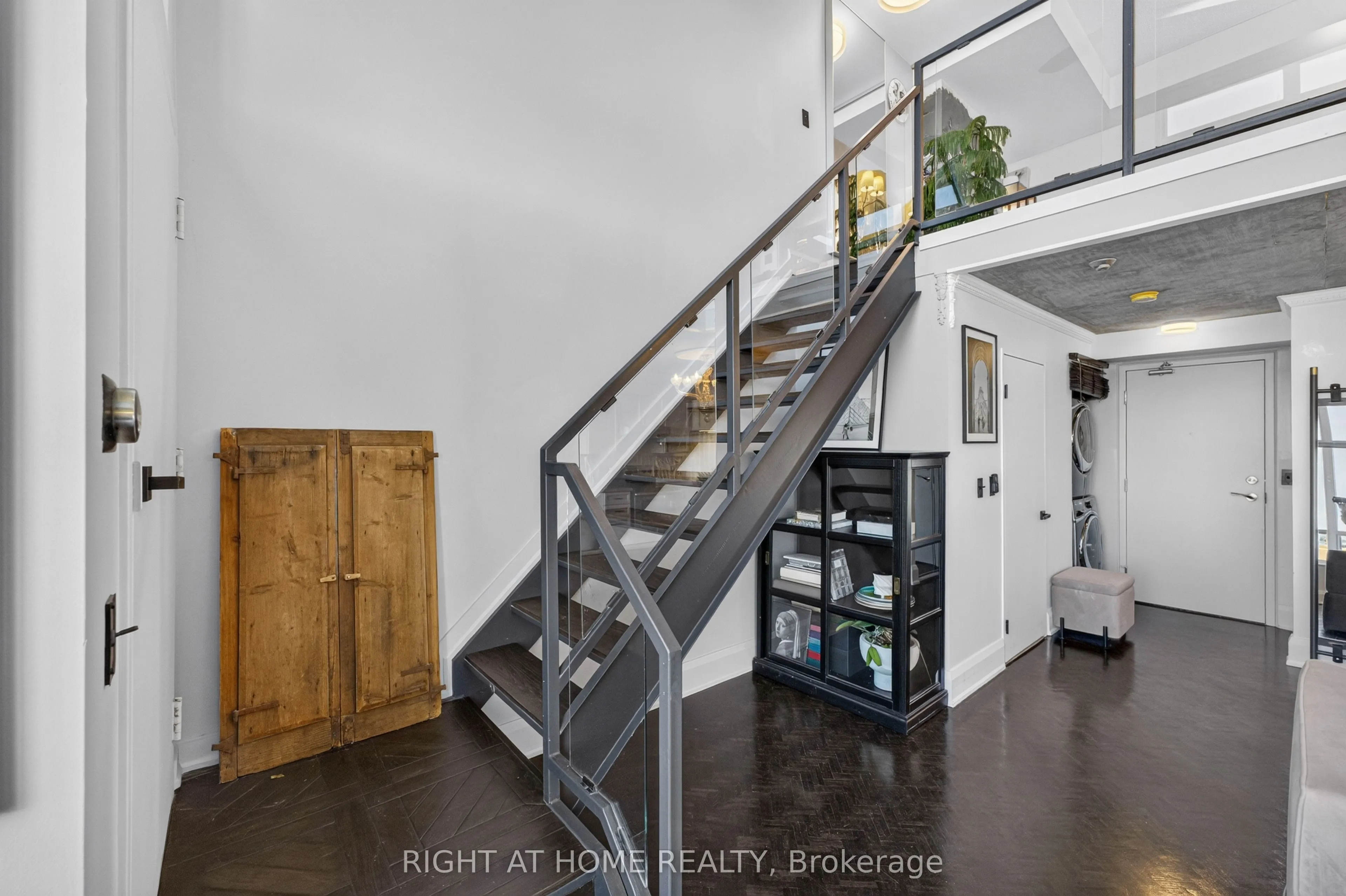 250 Manitoba Street #612