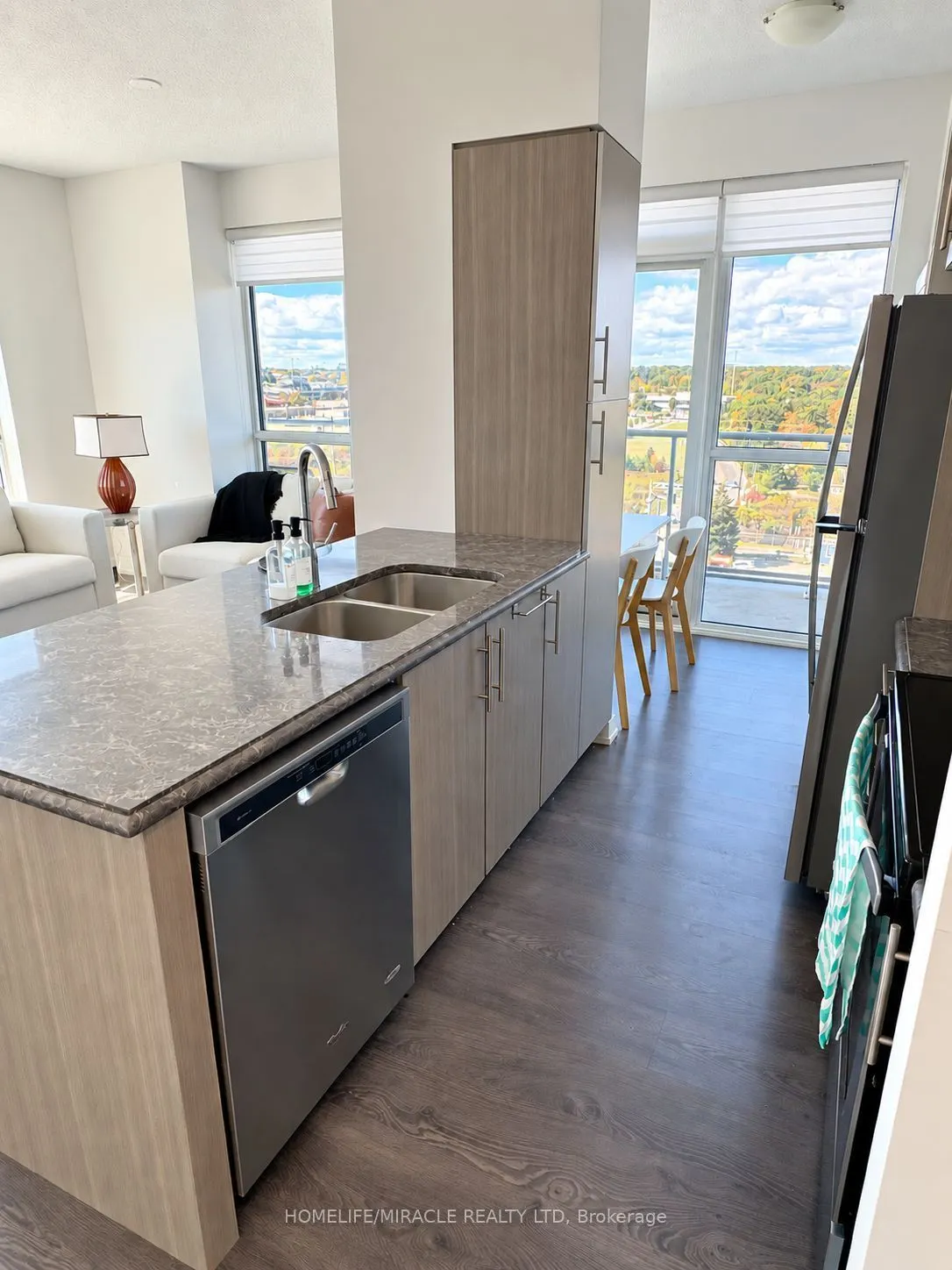 65 Speers Road #911