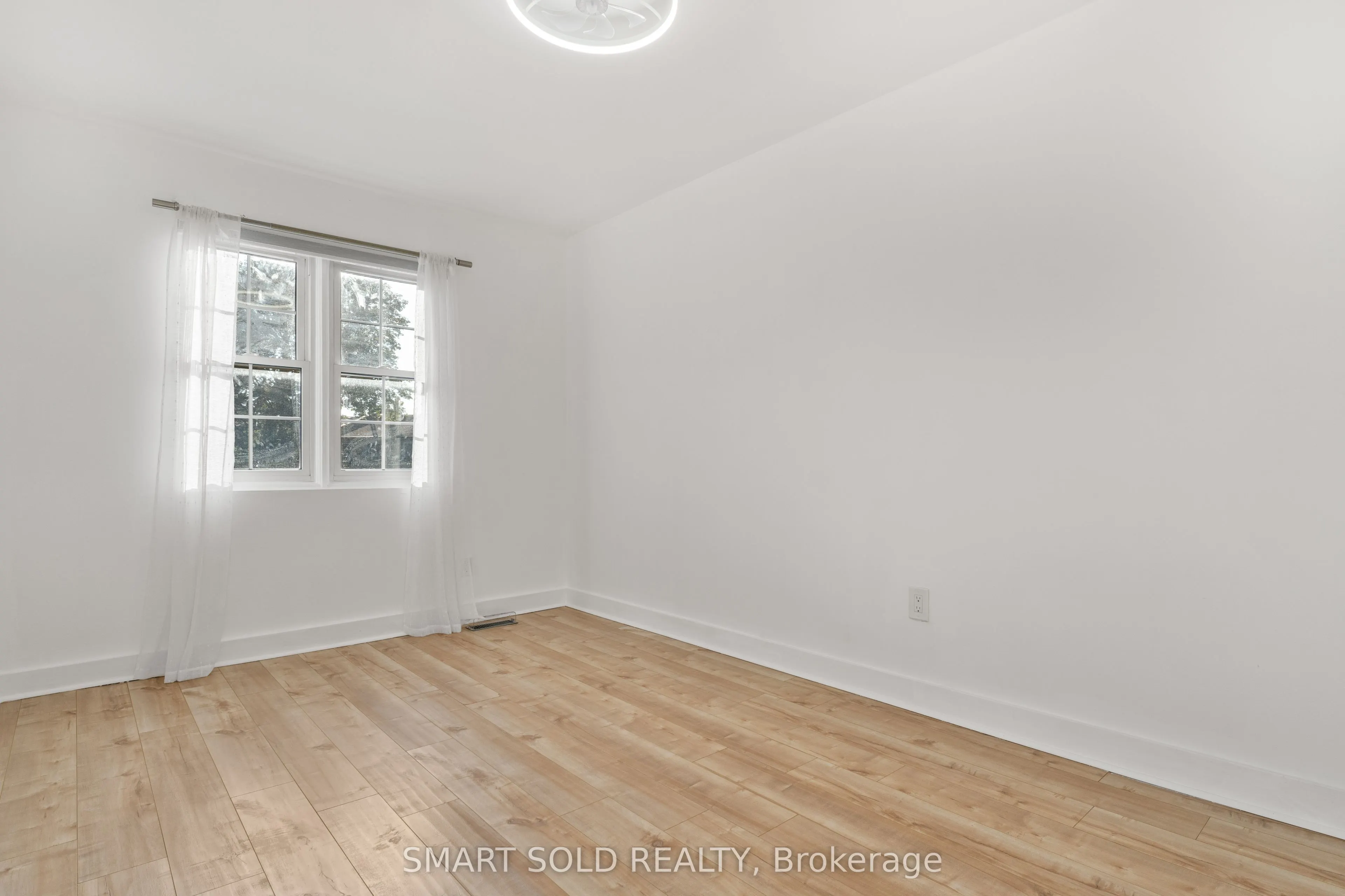 2120 Rathburn Road E #32