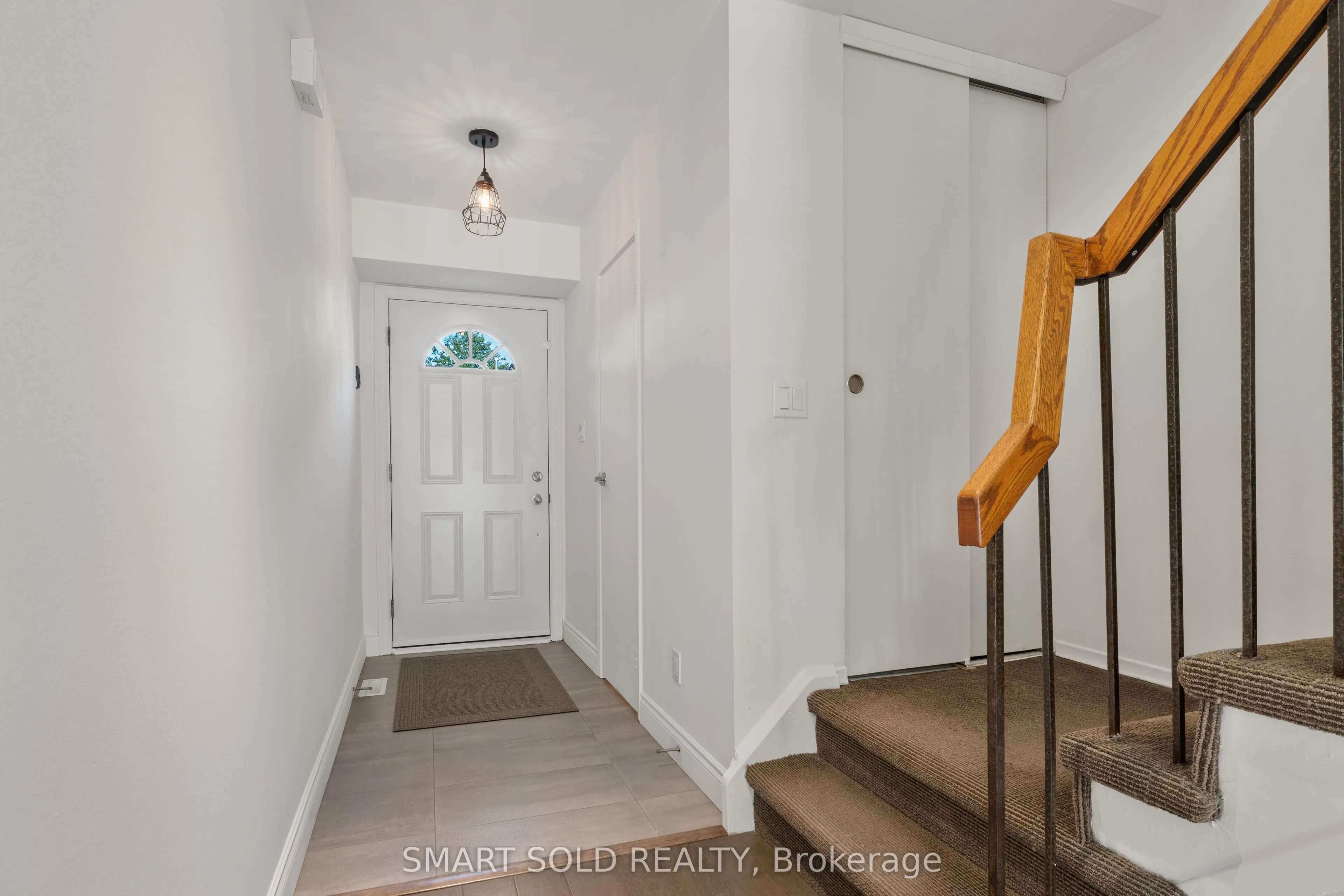 2120 Rathburn Road E #32