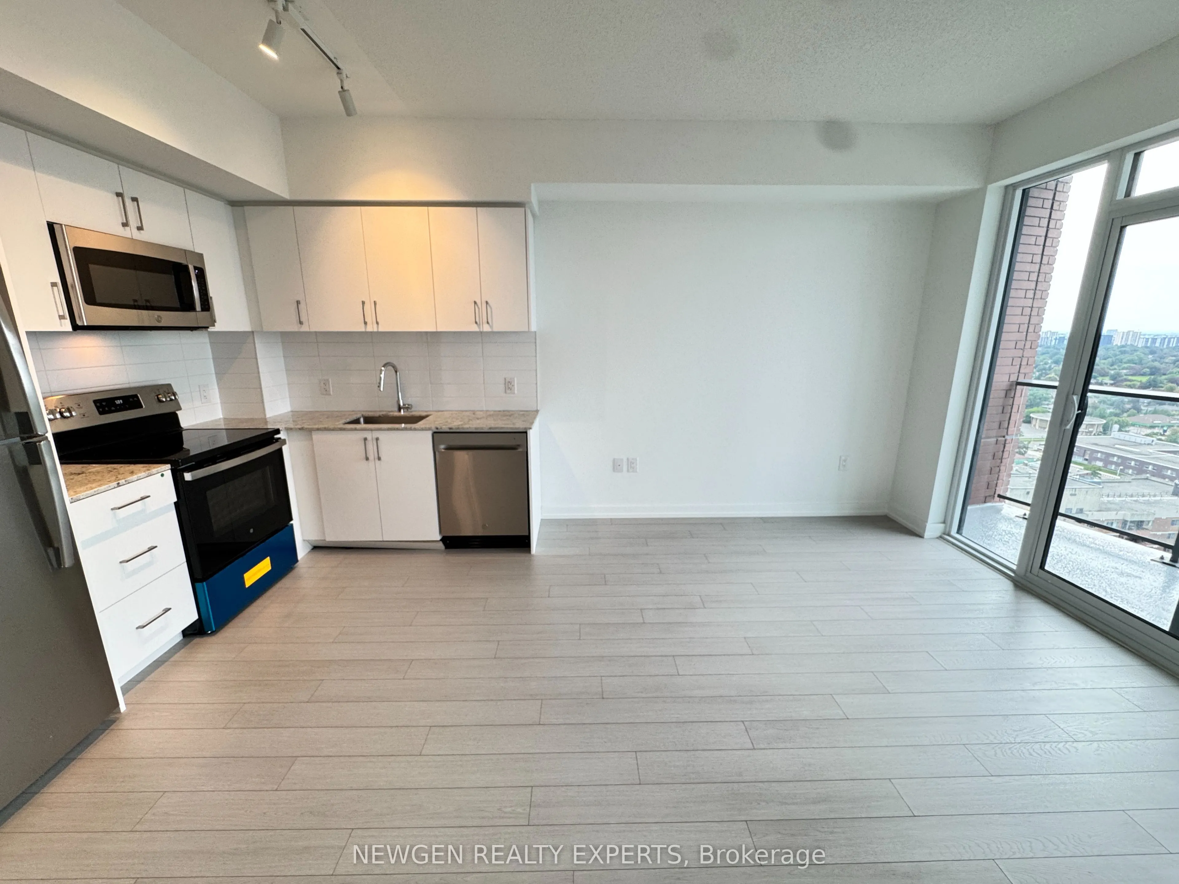 4010 Eglinton Avenue W #2103
