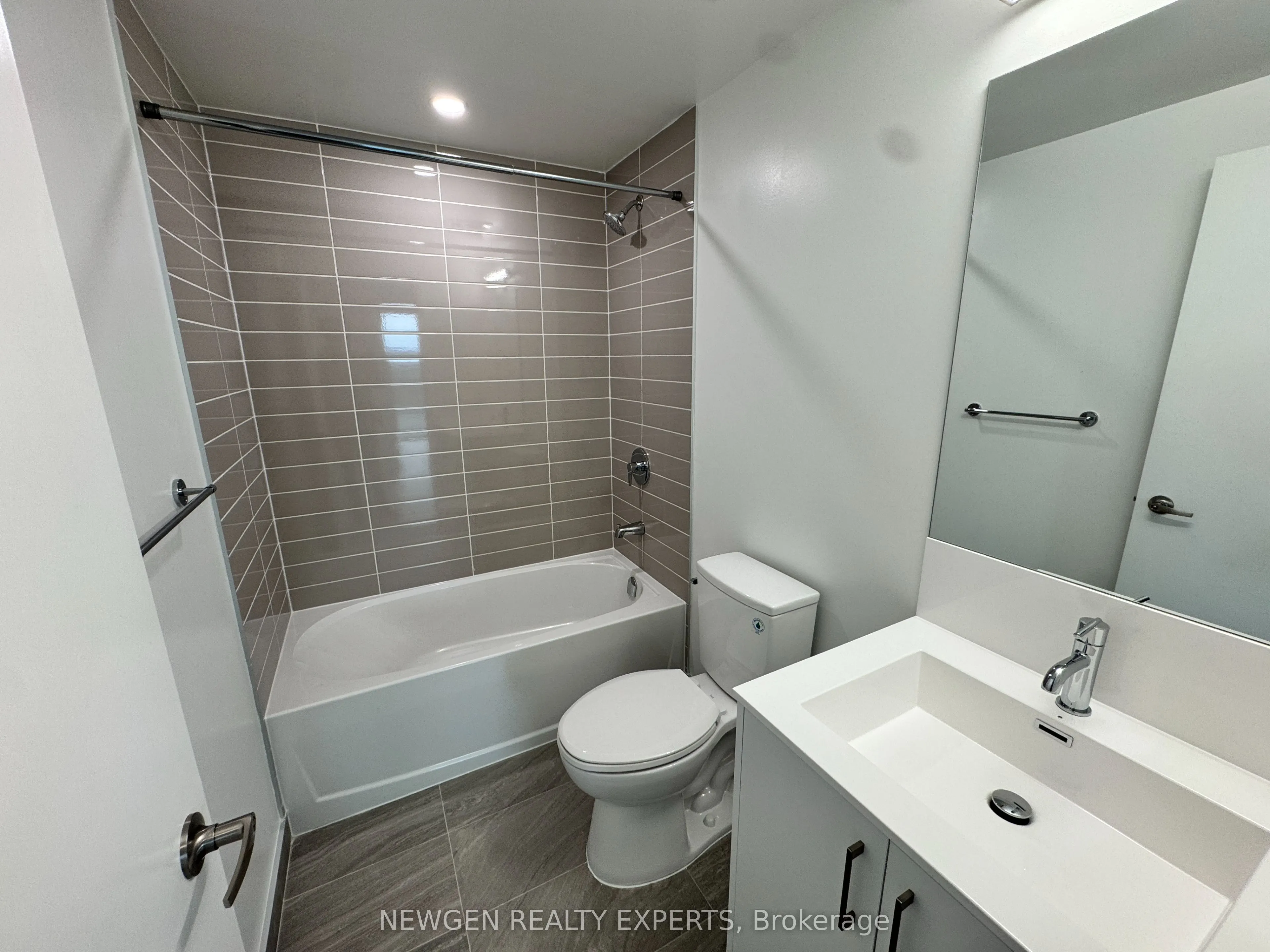 4010 Eglinton Avenue W #2103