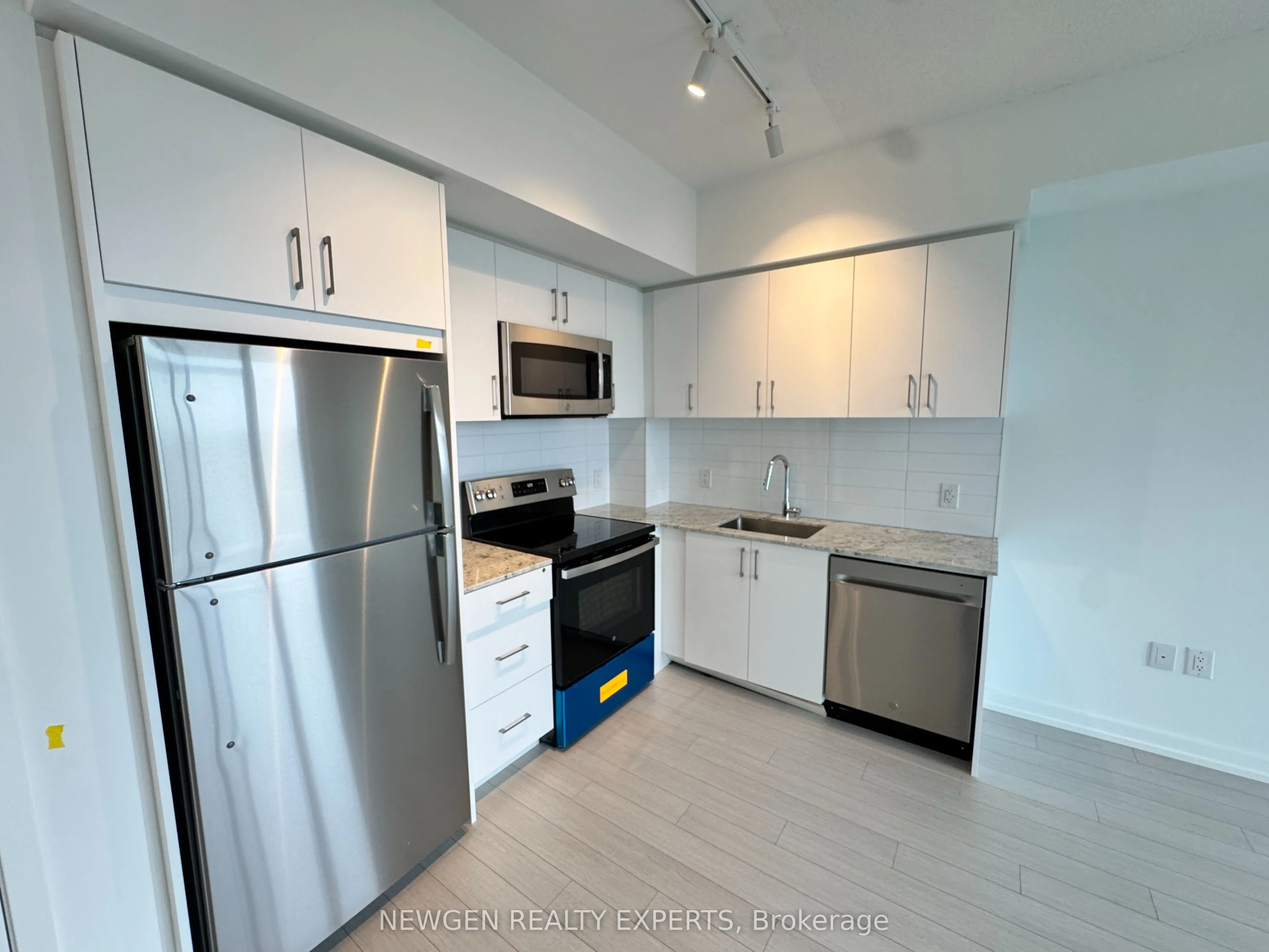 4010 Eglinton Avenue W #2103