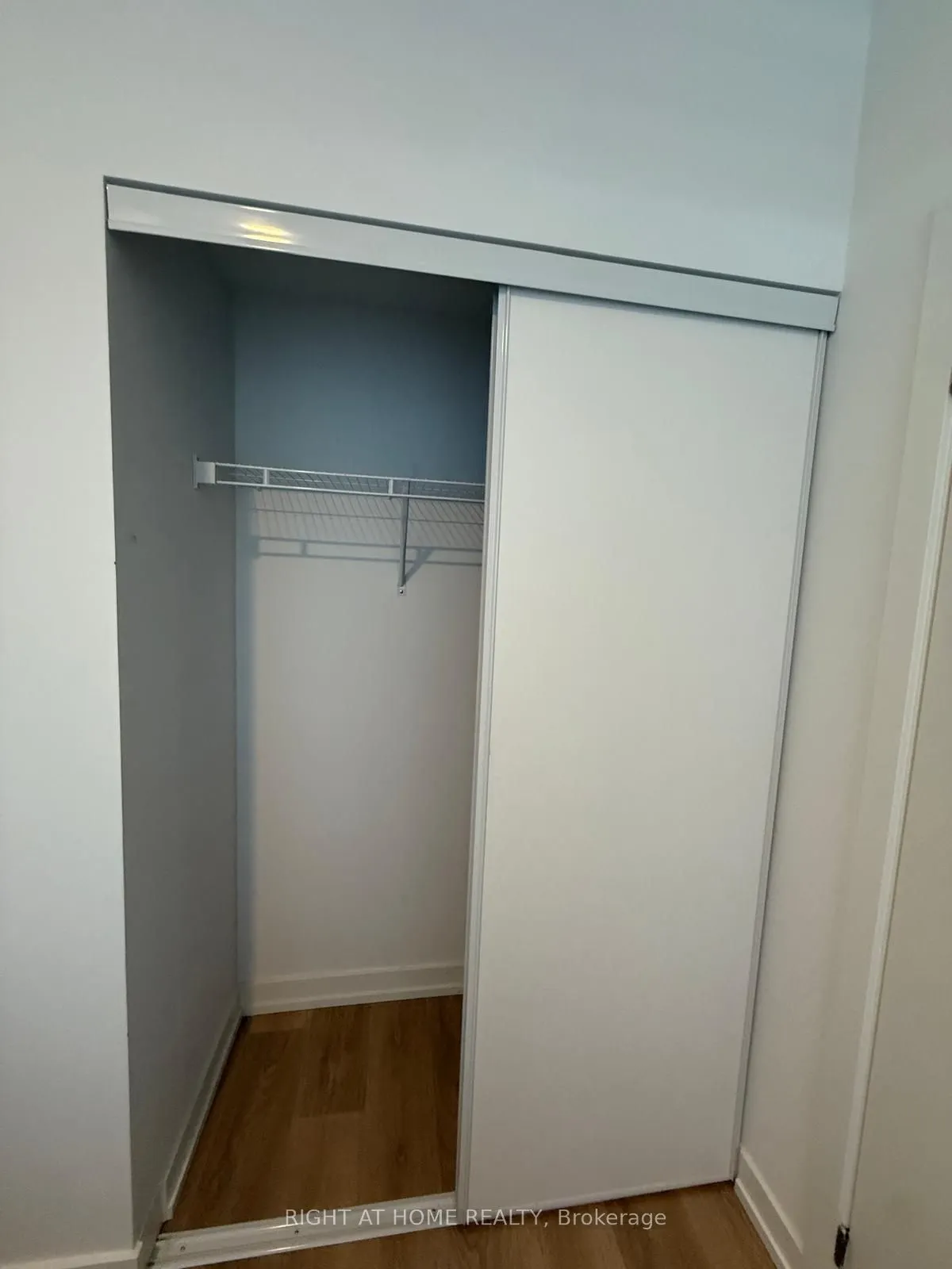 1100 Sheppard Avenue W #905