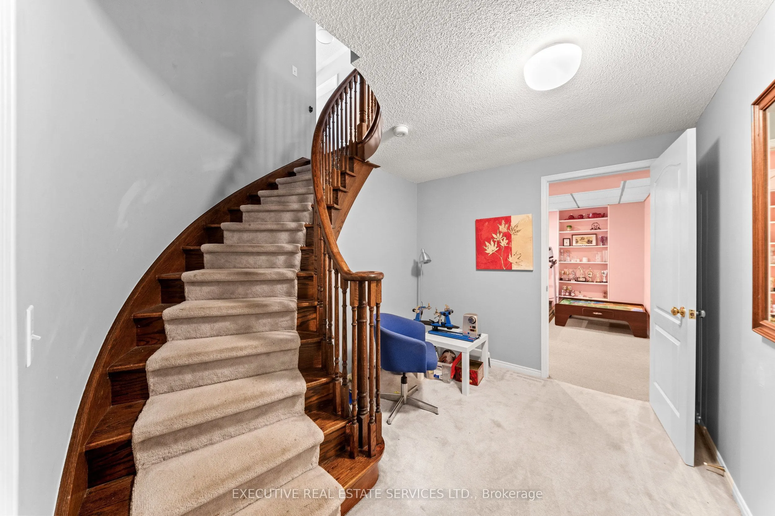 56 Pleasant Valley Place