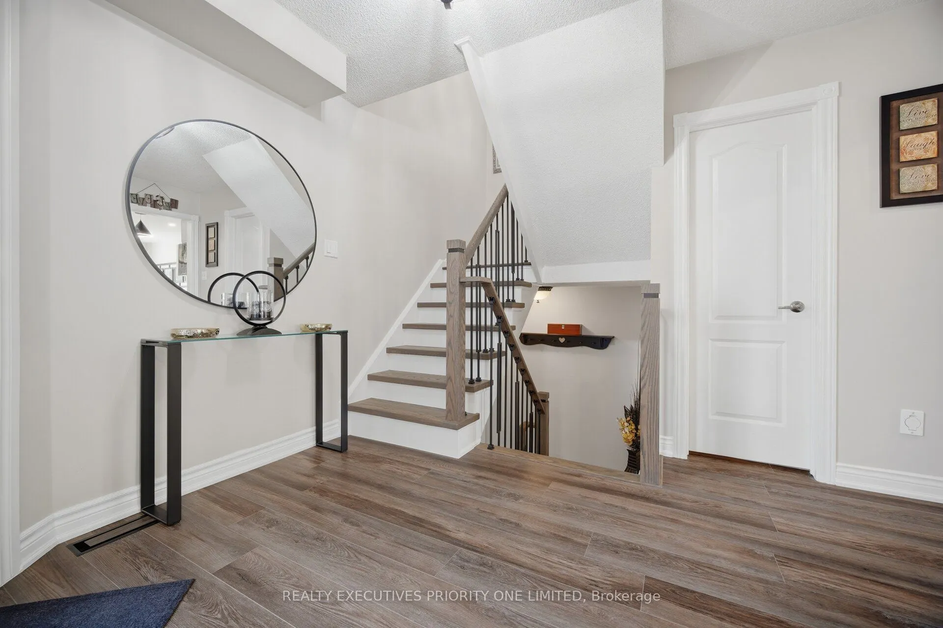 8 Waterbury Street